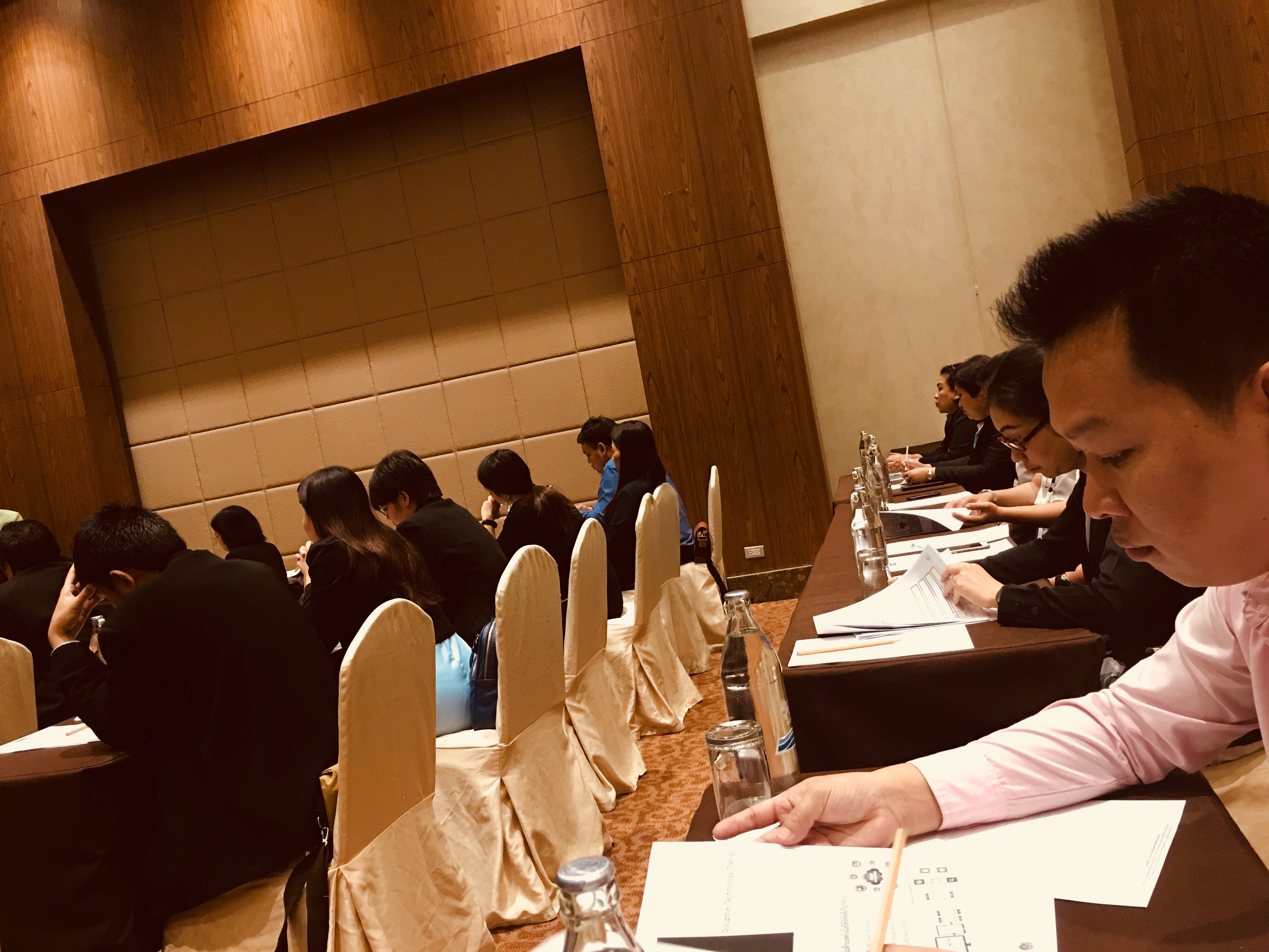 การประชุมเปิดโครงการ(kick off Meeting)และนำเสนอกรอบแนวคิดในการศึกษา วิเคราะห์ข้อมูล ตลอดจนพัฒนาปรับปรุงระบบการจัดเก็บและประมวลผลข้อมูลด้วยเครื่องมืออิเล็กทรอนิกส์