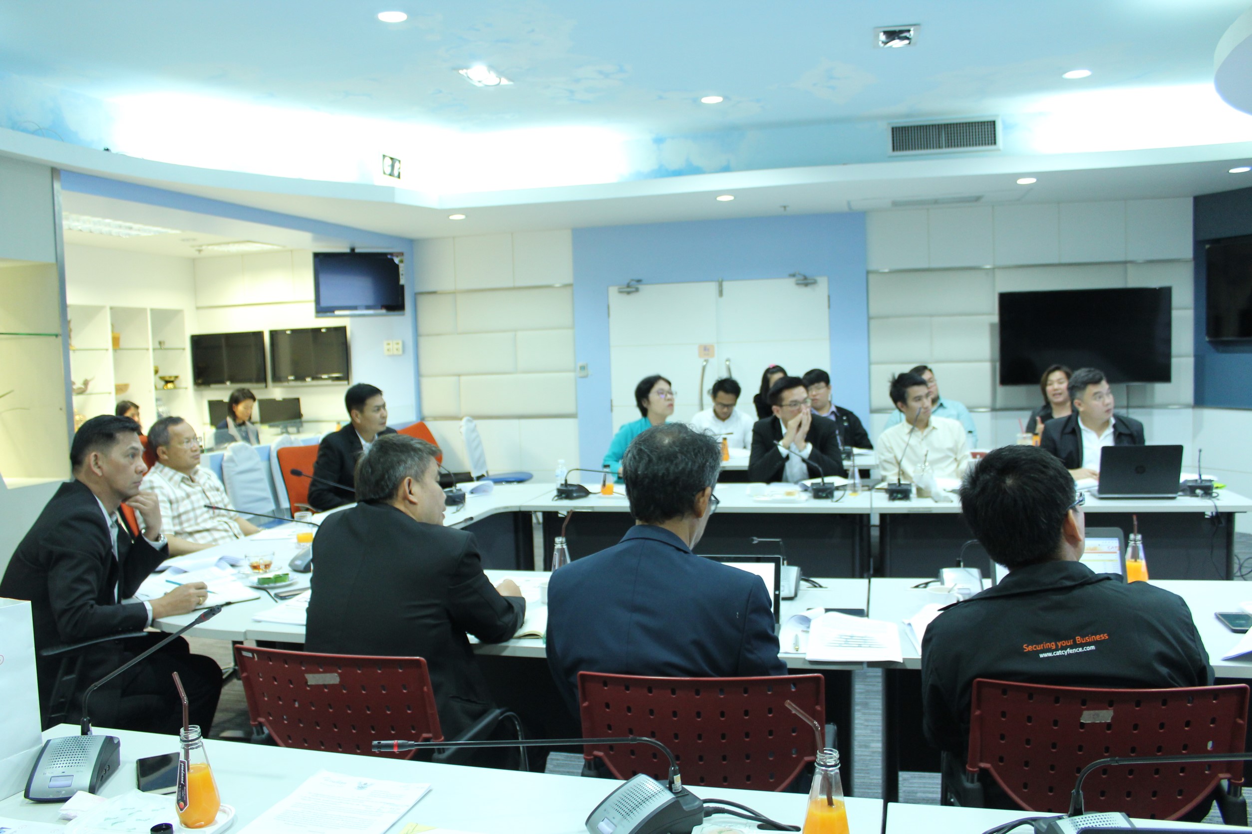 การประชุมคณะทำงานโครงการความร่วมมือจัดทำระบบสำรวจจัดเก็บข้อมูลในรูปแบบดิจิทัล (Digital Survey) ระหว่างกรมการพัฒนาชุมชน กับ บริษัท กสท โทรคมนาคม จำกัด (มหาชน)