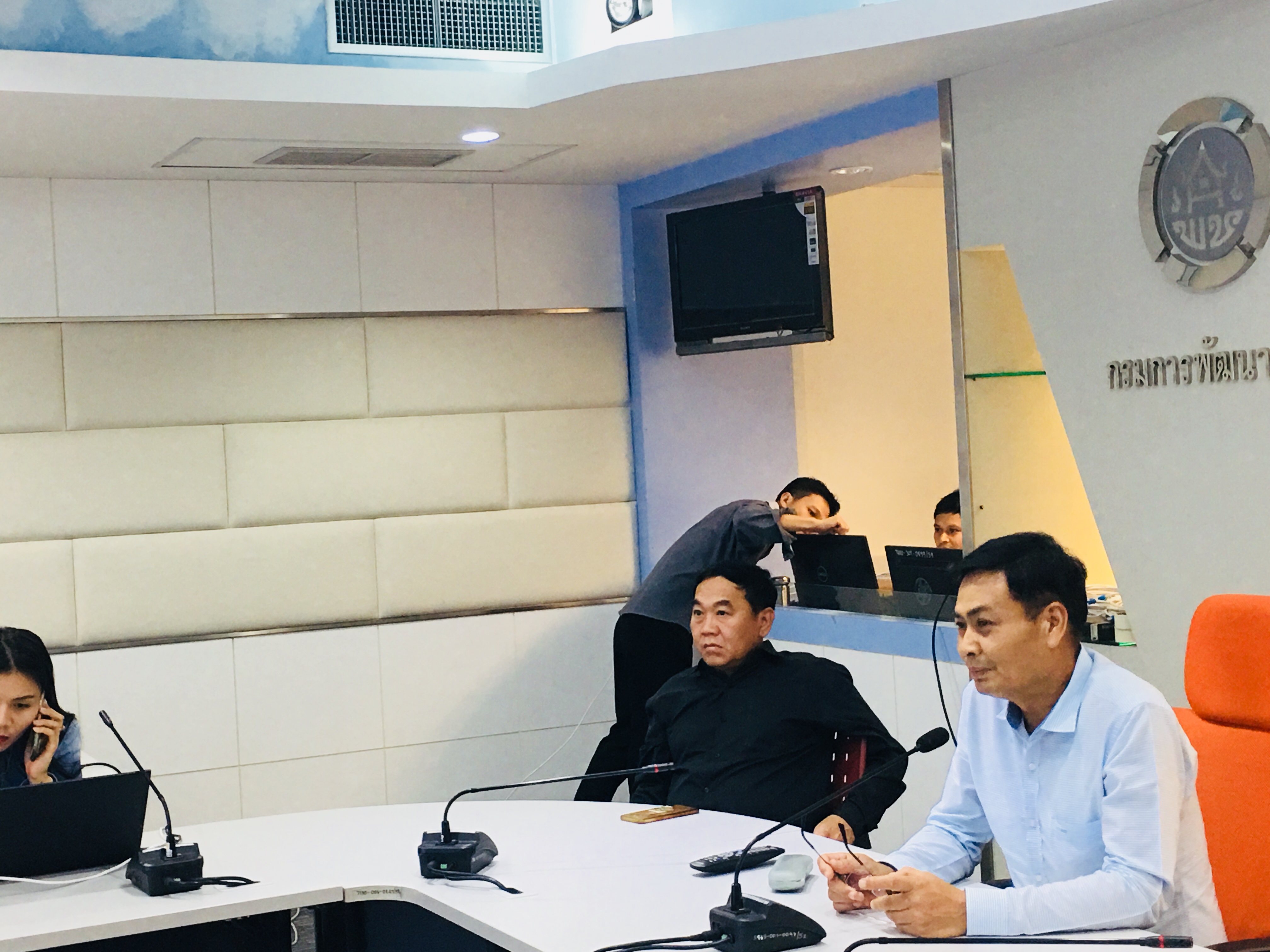 ศูนย์สารสนเทศเพื่อการพัฒนาชุมชน อบรมการใช้งานระบบประชุมทางไกล (video conference) สำหรับผู้ใช้งานระบบ  โดยมี นายชัยยา ขำสะอาด ผู้อำนวยการศูนย์สารสนเทศ เป็นประธานในการอบรม