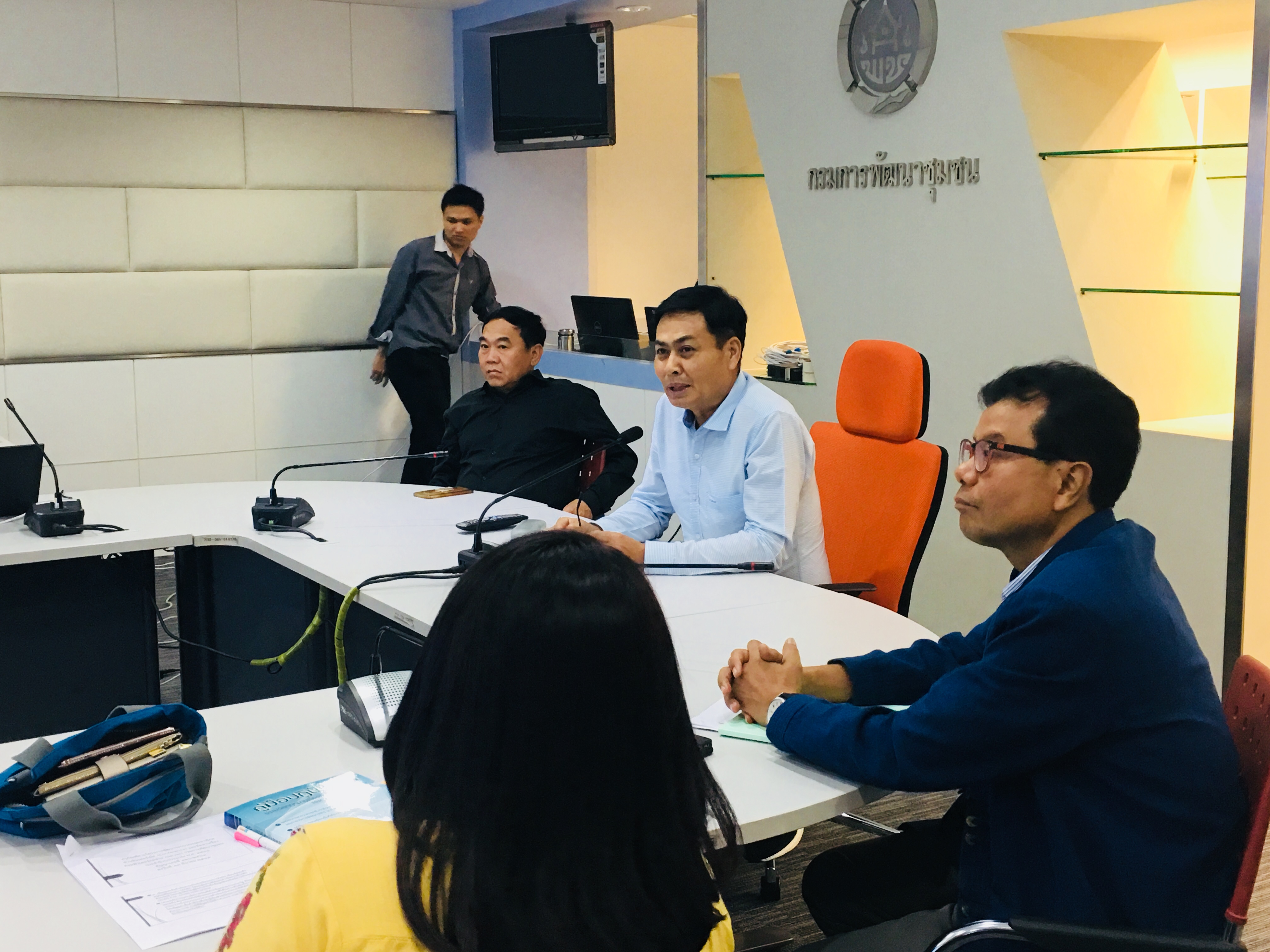 ศูนย์สารสนเทศเพื่อการพัฒนาชุมชน อบรมการใช้งานระบบประชุมทางไกล (video conference) สำหรับผู้ใช้งานระบบ  โดยมี นายชัยยา ขำสะอาด ผู้อำนวยการศูนย์สารสนเทศ เป็นประธานในการอบรม