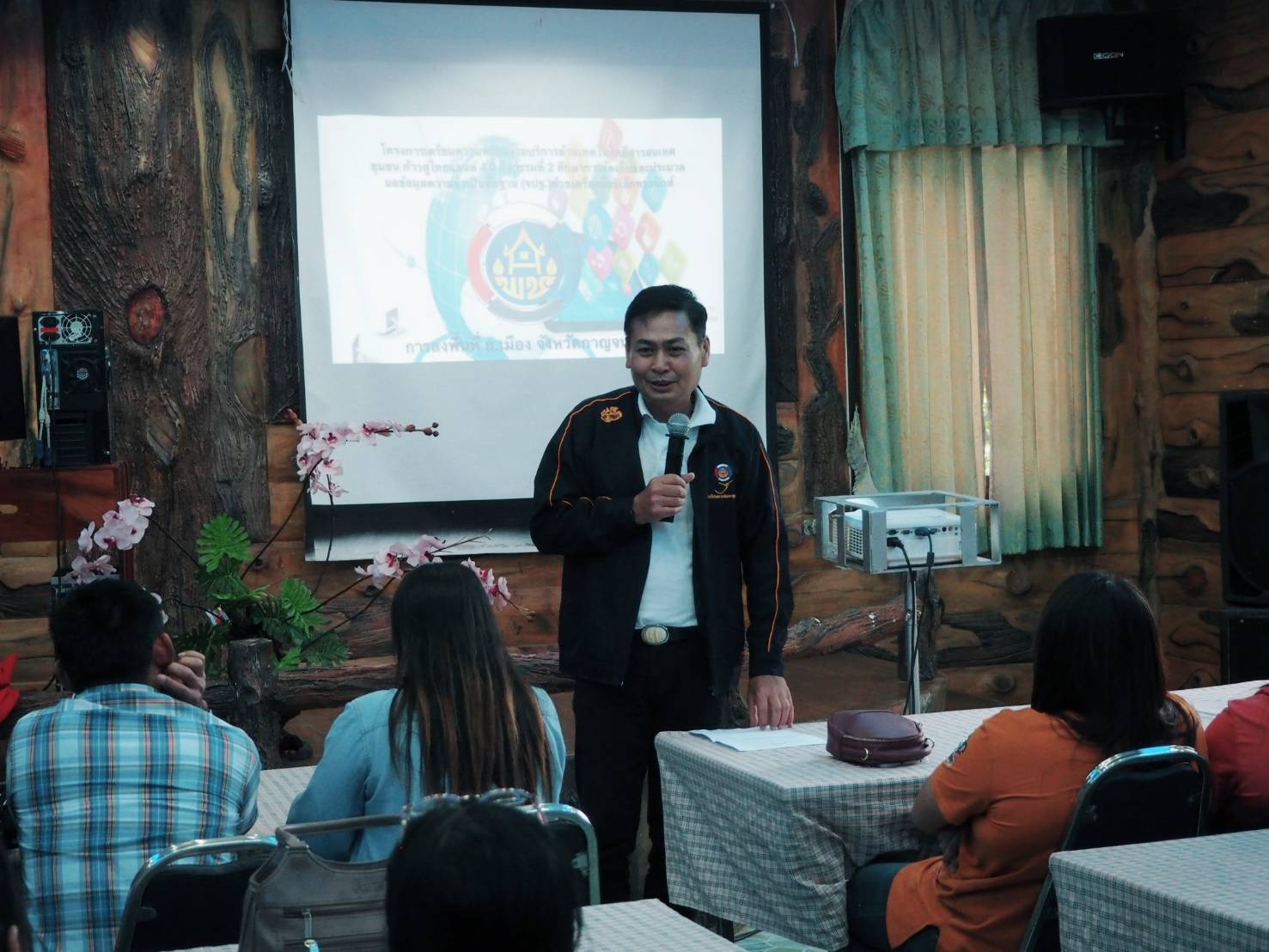 ผอ.ชัยยา ติดตามสนับสนุนการศึกษาฯ การจัดเก็บข้อมูลชุมชนด้วยเครื่องมืออิเล็กทรอนิกส์