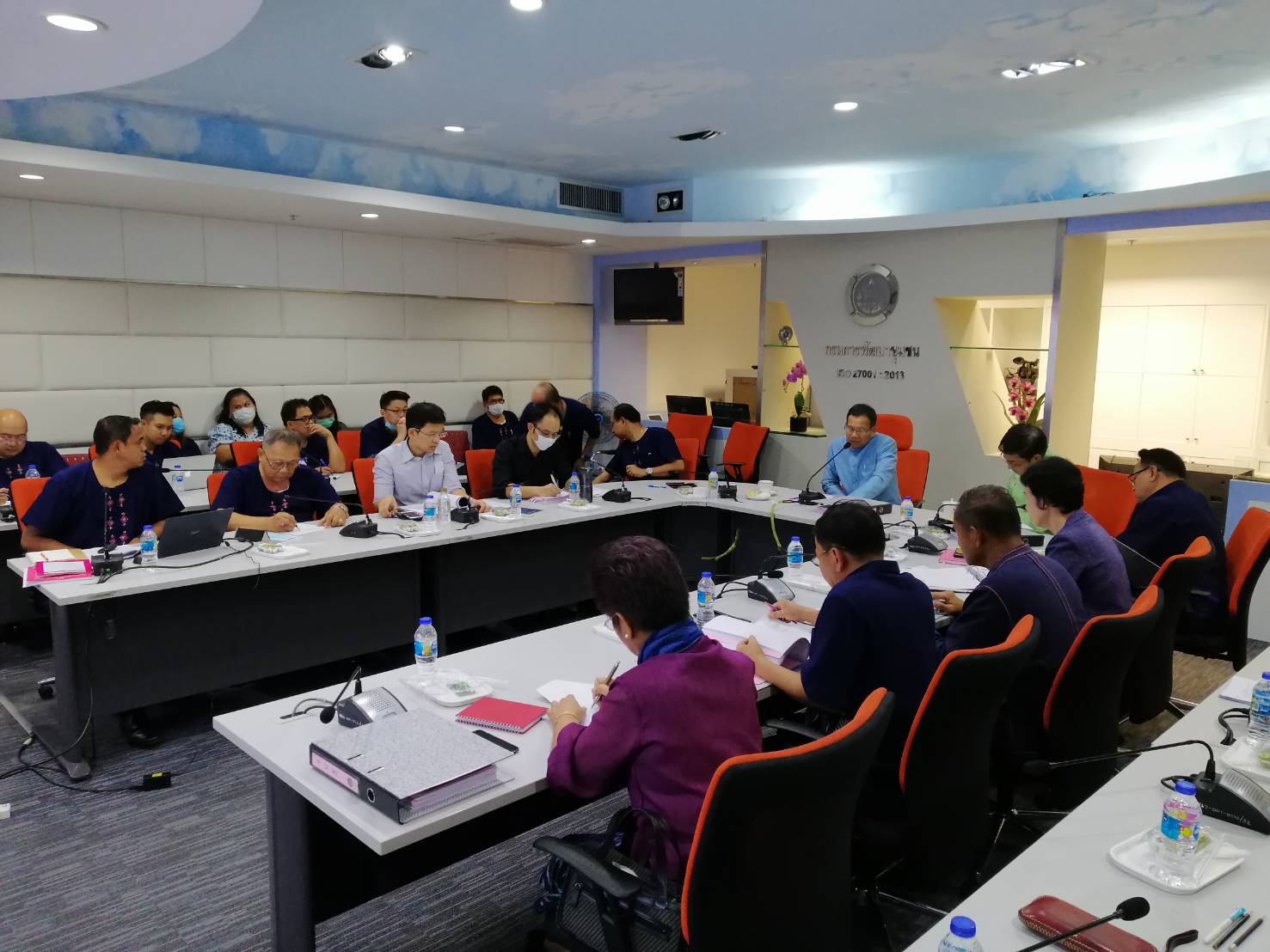 นายนิวัติ น้อยผาง รองอธิบดีกรมการพัฒนาชุมชน เป็นประธานการประชุมนำเสนอแผนการดำเนินงานโครงการการบริหารการจัดเก็บข้อมูลความจำเป็นพื้นฐาน (จปฐ.) ด้วยเครื่องมืออิเล็กทรอนิกส์ ปี 2563