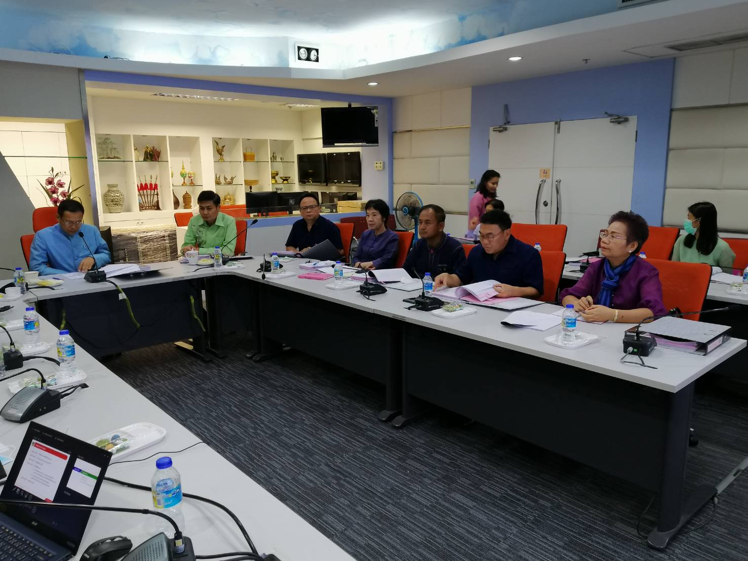 นายนิวัติ น้อยผาง รองอธิบดีกรมการพัฒนาชุมชน เป็นประธานการประชุมนำเสนอแผนการดำเนินงานโครงการการบริหารการจัดเก็บข้อมูลความจำเป็นพื้นฐาน (จปฐ.) ด้วยเครื่องมืออิเล็กทรอนิกส์ ปี 2563