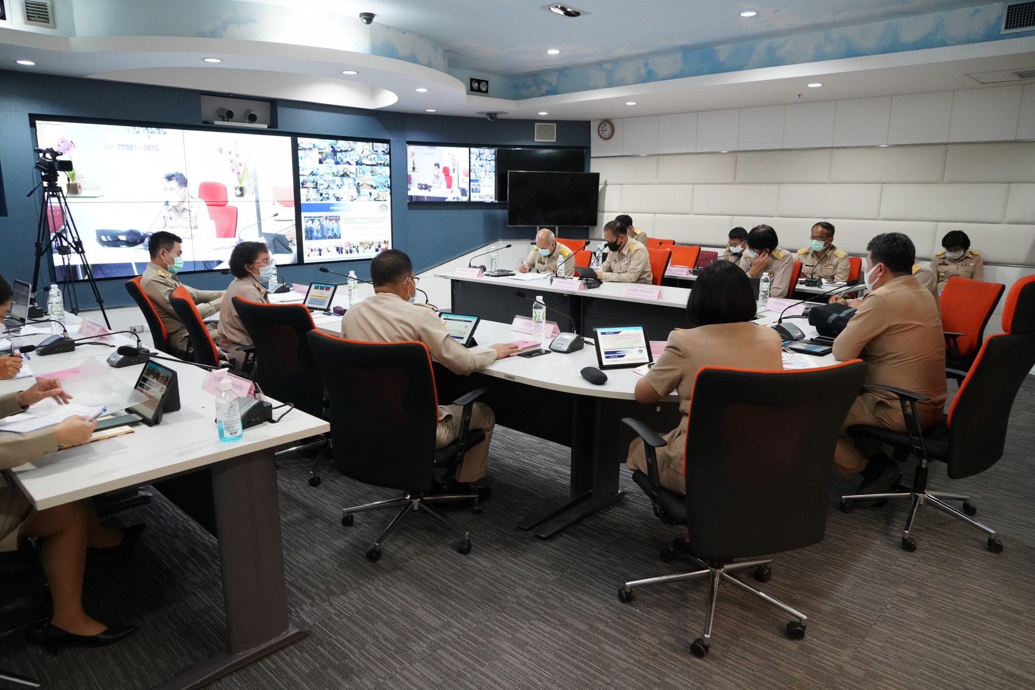 การประชุมกรมการพัฒนาชุมชน ครั้งที่ 3/2563 ผ่านระบบประชุมทางไกลออนไลน์ (Video Conference)