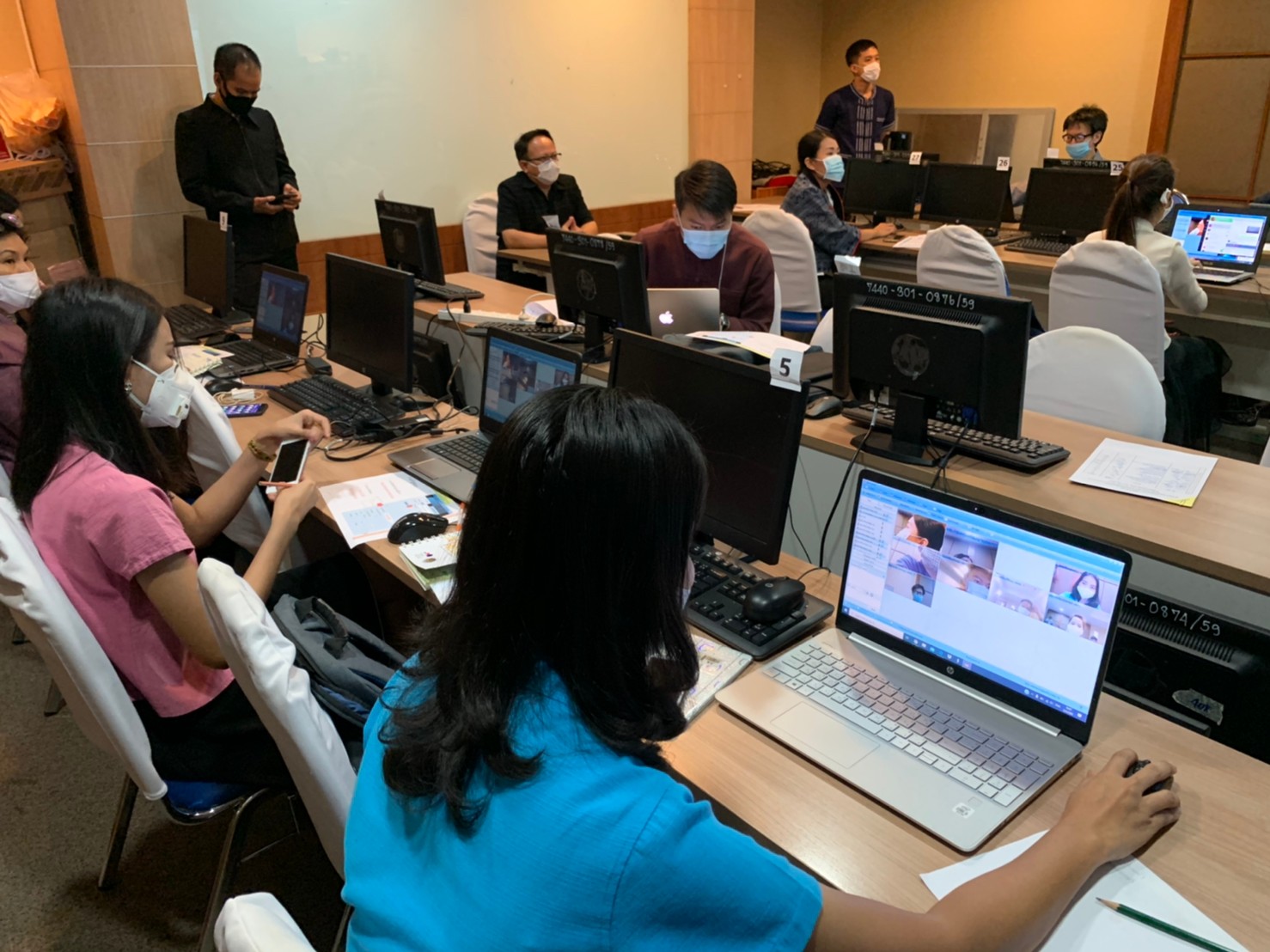 การจัดฝึกอบรมในการใช้โปรแกรม SessionCall แก่เจ้าหน้าที่หน่วยงานส่วนกลาง เพื่อเตรียมความพร้อมตามมาตรการป้องกันการระบาดของโรคติดเชื้อไวรัส Covid-19