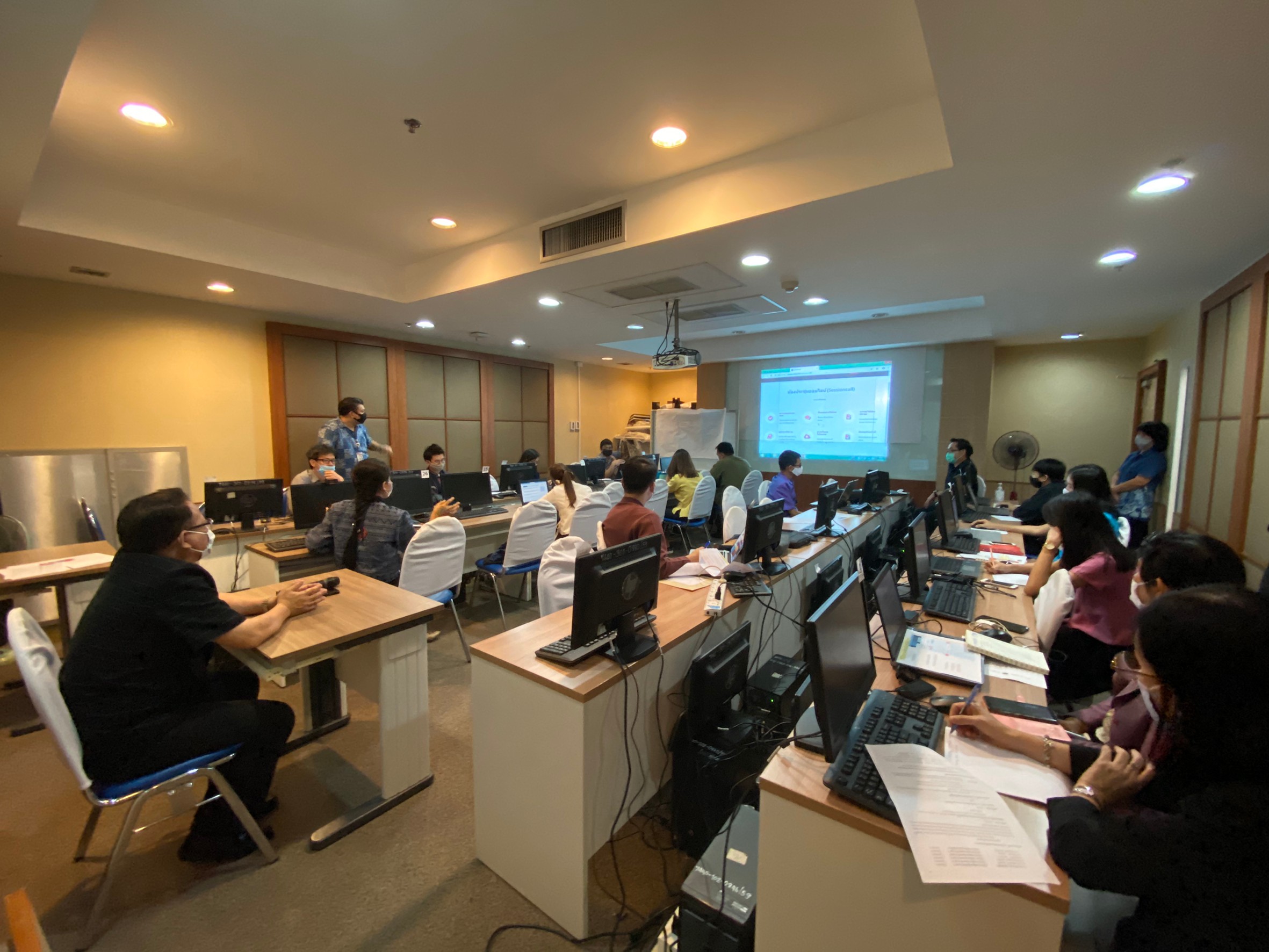 การจัดฝึกอบรมในการใช้โปรแกรม SessionCall แก่เจ้าหน้าที่หน่วยงานส่วนกลาง เพื่อเตรียมความพร้อมตามมาตรการป้องกันการระบาดของโรคติดเชื้อไวรัส Covid-19