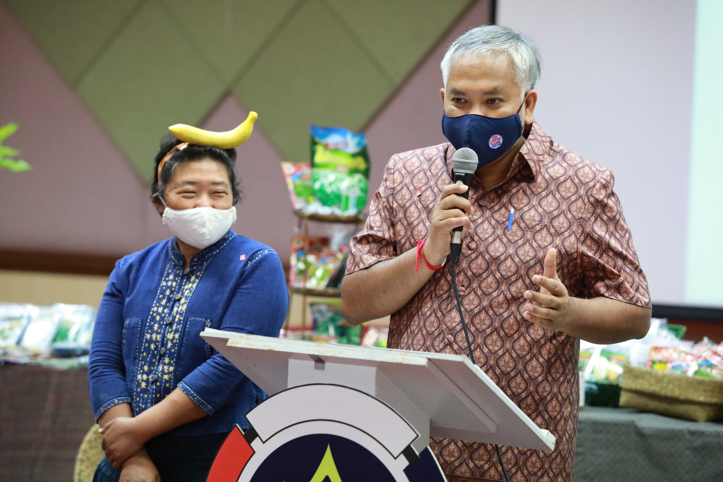 “เครือข่ายโอทอป มอบเมล็ดพันธุ์ หนุนปลูกผักสวนครัว สร้างอาหารปลอดภัย”