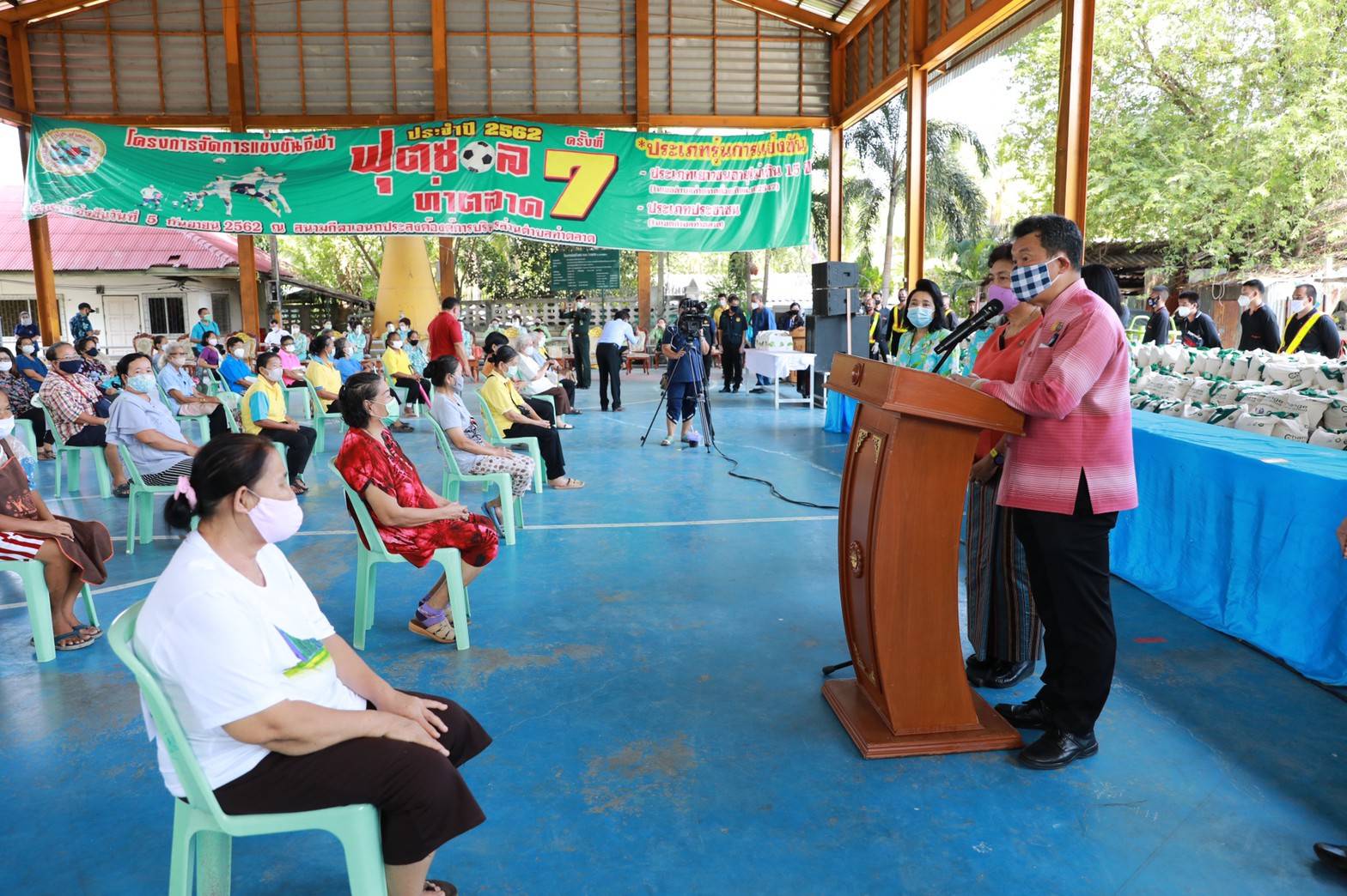 “พช.” จับมือ “สภาสตรีแห่งชาติฯ” มอบถุงยังชีพ และจัดสร้างบ้านพักอาศัยให้ผู้ยากไร้
