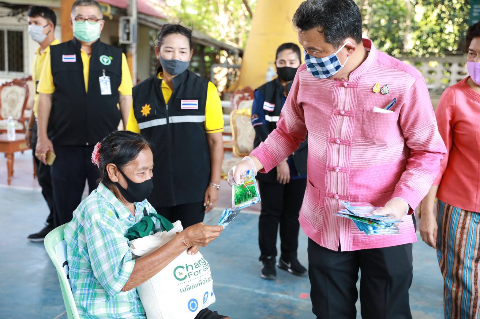 “พช.” จับมือ “สภาสตรีแห่งชาติฯ” มอบถุงยังชีพ และจัดสร้างบ้านพักอาศัยให้ผู้ยากไร้