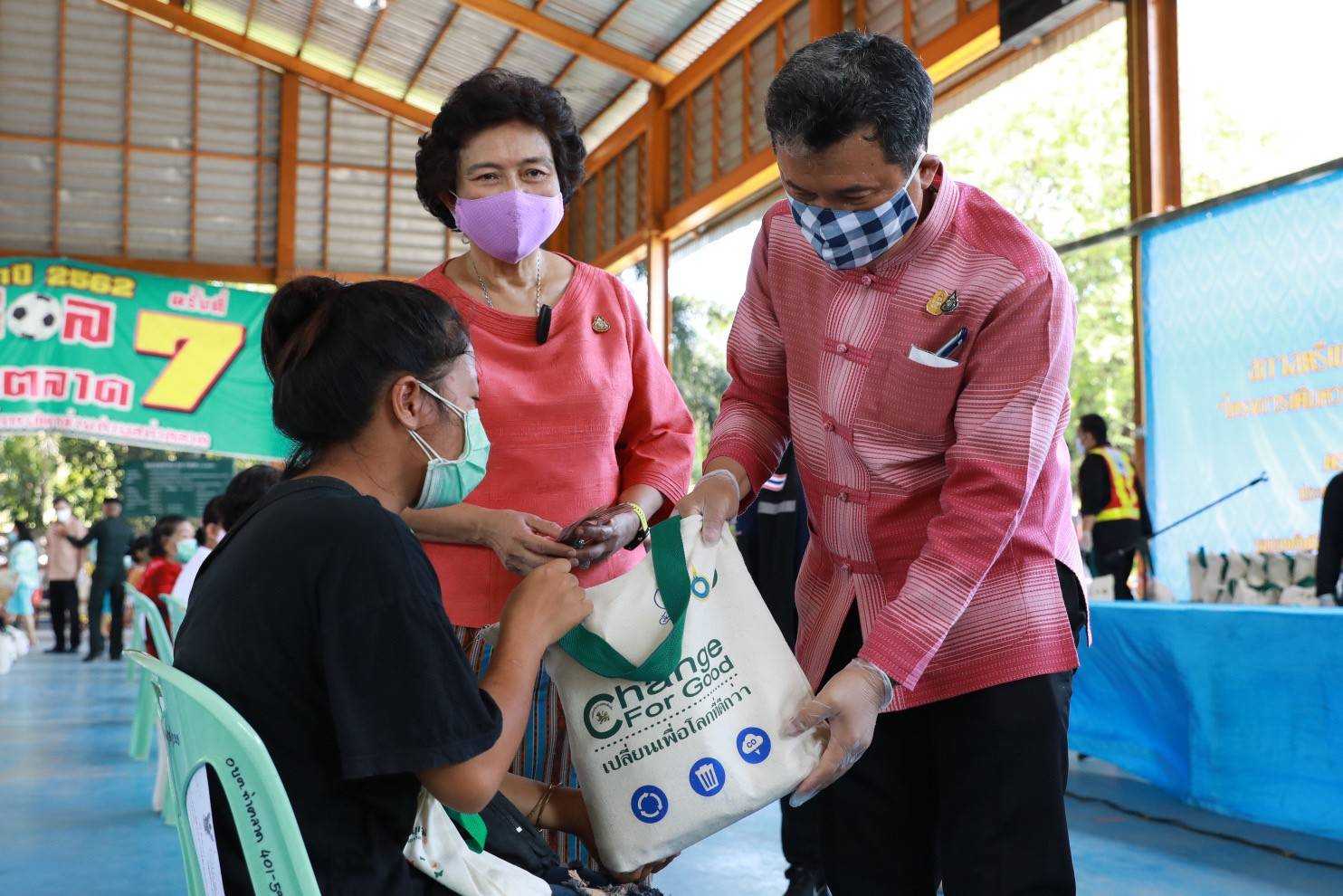 “พช.” จับมือ “สภาสตรีแห่งชาติฯ” มอบถุงยังชีพ และจัดสร้างบ้านพักอาศัยให้ผู้ยากไร้