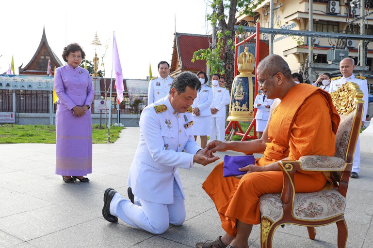 อธิบดี พช. ร่วมกับ ประธานสภาสตรีแห่งชาติฯ ร่วมกุศลใหญ่ปลูกต้นไม้มงคลเพิ่มความร่มรื่นภายในวัดระฆังฯ เพื่อเป็นพุทธบูชา ถวายพระราชกุศล สมเด็จพระบรมราชินีเนื่องในวันเฉลิมพระชนมพรรษา