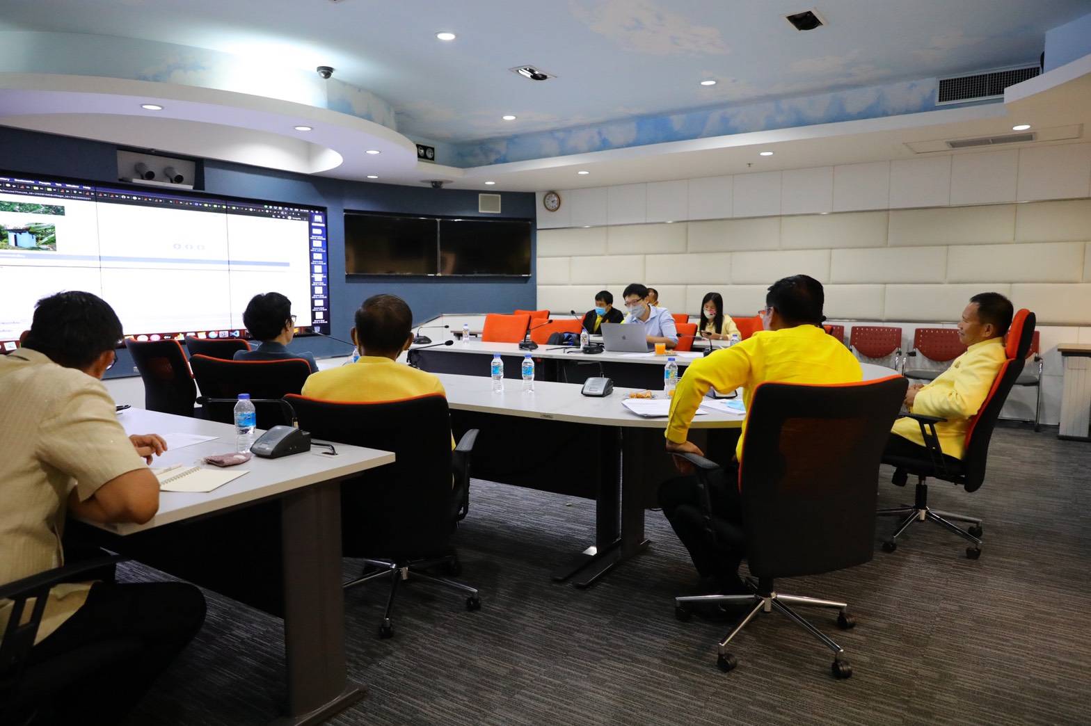 การประชุมจัดทำฐานข้อมูลครัวเรือนเปราะบาง เพื่อส่งเสริมการพัฒนาคุณภาพชีวิตของประชนและการเยียวยาช่วยเหลือประชาชนที่ได้รับผลกระทบจากสถานการณ์การแพร่ระบาดของโรคติดเชื้อไวรัสโคโรนา 2019 (โควิด-19)