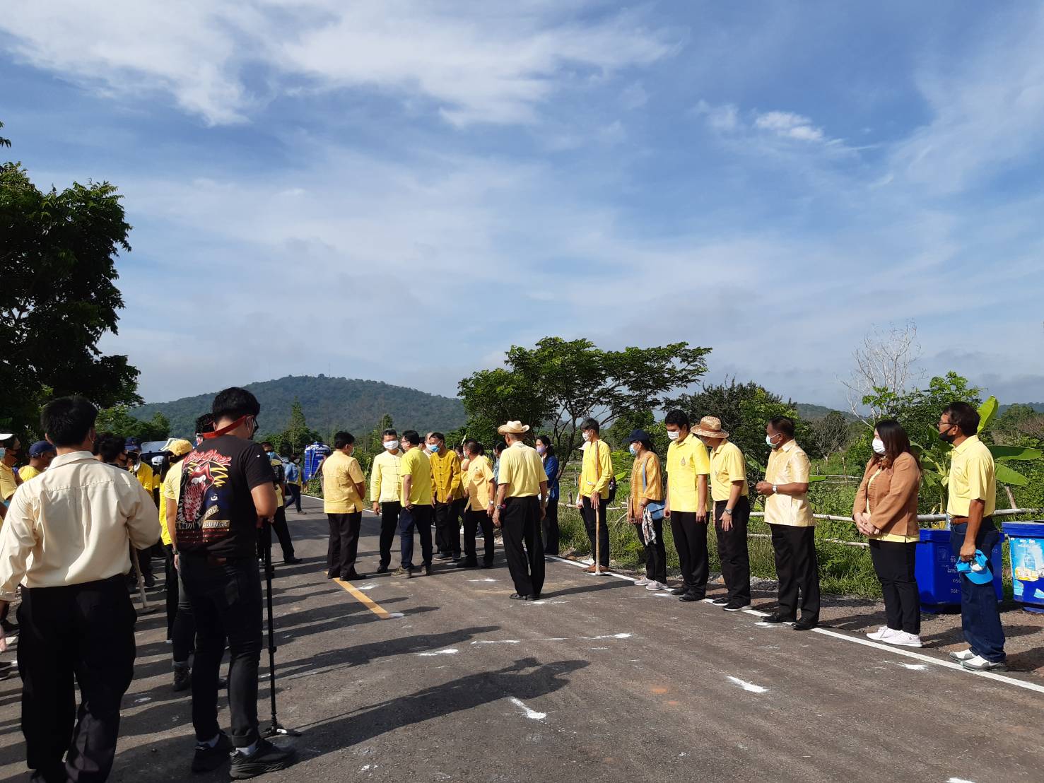ศูนย์สารสนเทศเพื่อการพัฒนาชุมชน ร่วมกิจกรรมปลูกป่าเฉลิมพระเกียรติและถวายเป็นพระราชกุศลแด่พระบาทสมเด็จพระเจ้าอยู่หัว เนื่องในโอกาสวันเฉลิมพระชนมพรรษา 28 กรกฎาคม 2563