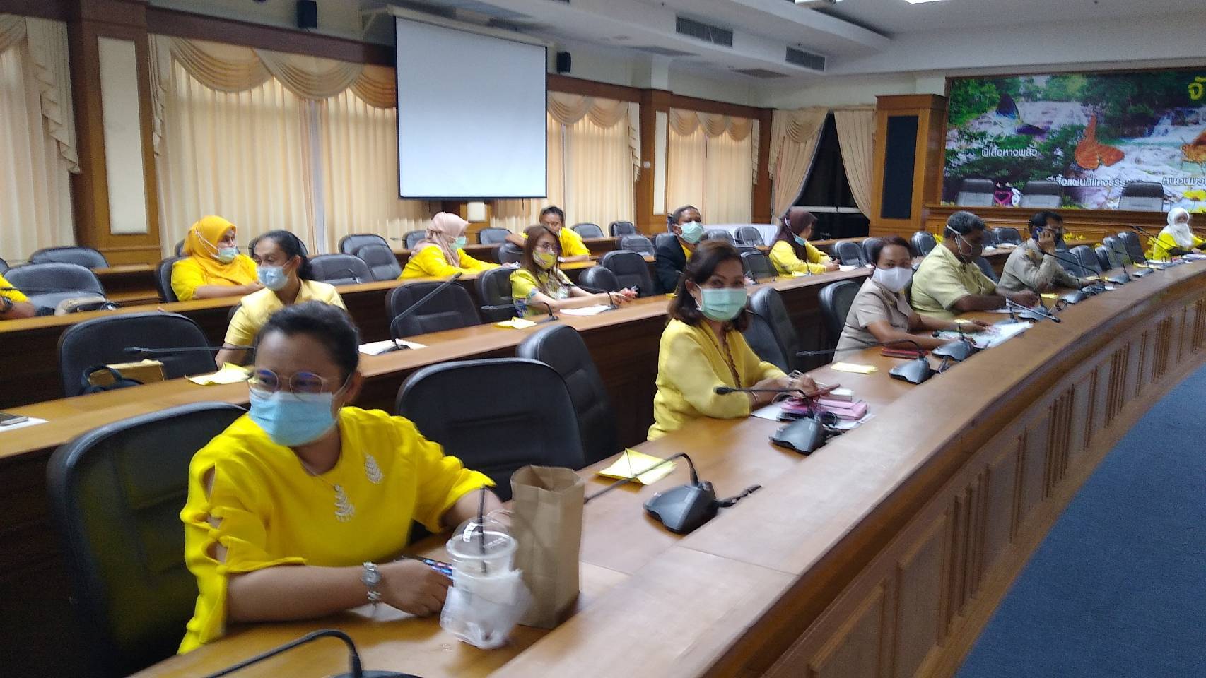 การติดตามความก้าวหน้าการดำเนินงานโครงการการบริหารการจัดเก็บข้อมูลความจำเป็นพื้นฐาน (จปฐ.) ด้วยเครื่องมืออิเล็กทรอนิกส์ ปี 2563 จังหวัดนราธิวาส