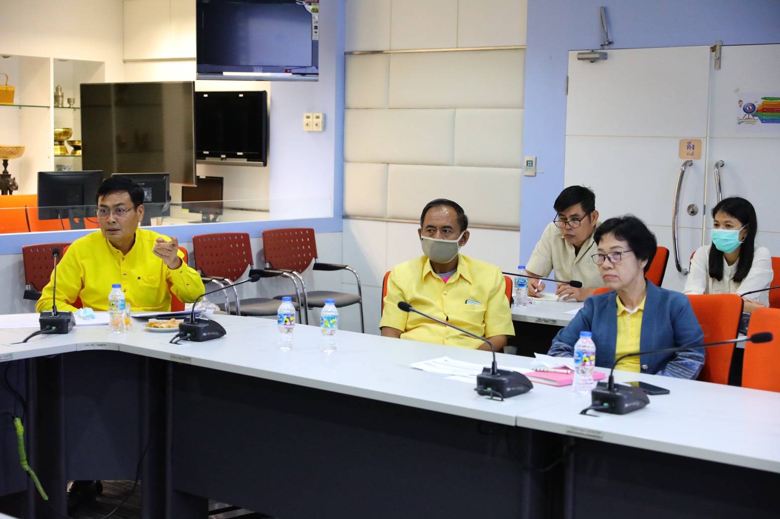 การประชุมจัดทำฐานข้อมูลครัวเรือนเปราะบาง เพื่อส่งเสริมการพัฒนาคุณภาพชีวิตของประชนและการเยียวยาช่วยเหลือประชาชนที่ได้รับผลกระทบจากสถานการณ์การแพร่ระบาดของโรคติดเชื้อไวรัสโคโรนา 2019 (โควิด-19)