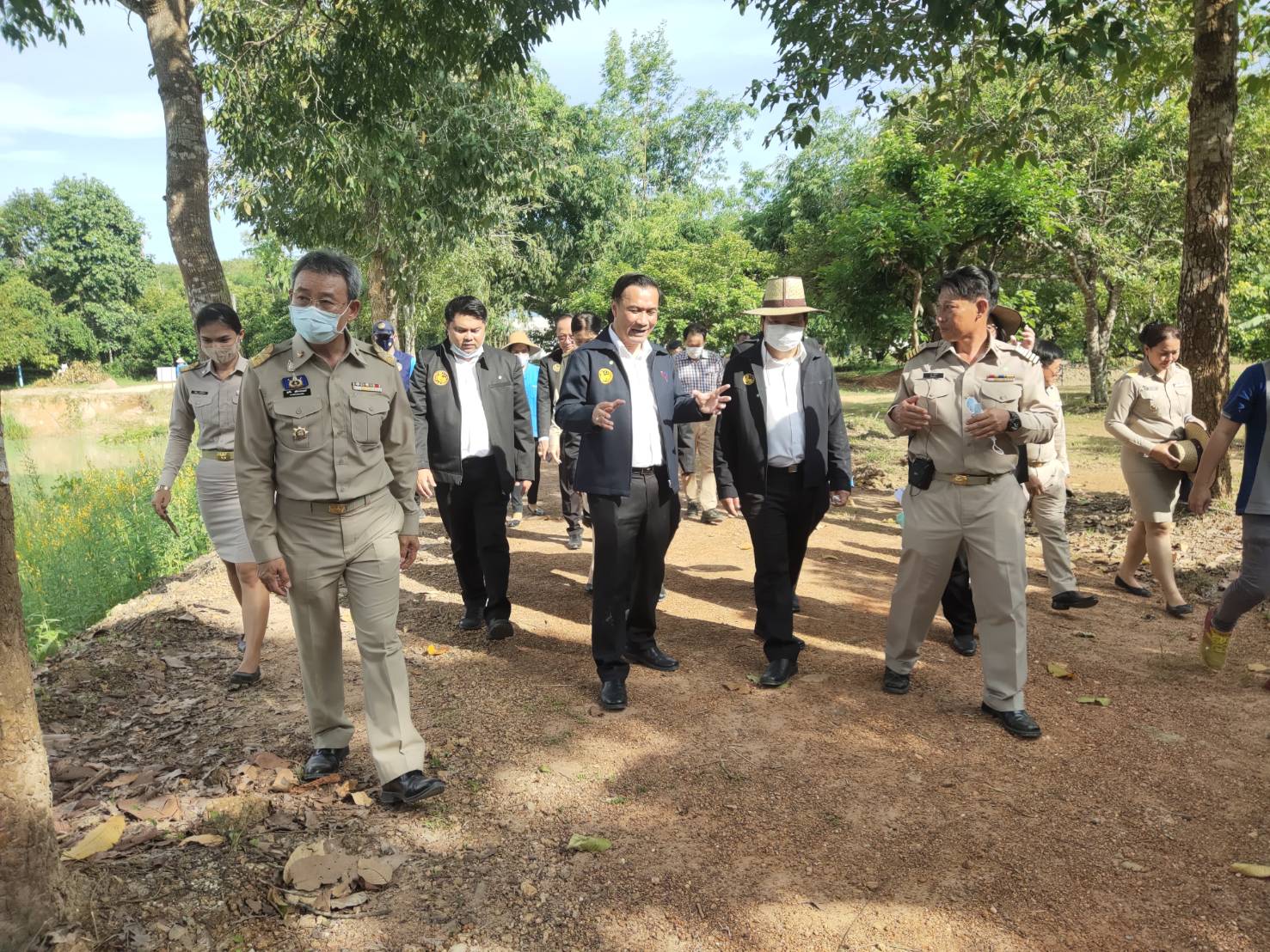 มท.3 ลงพื้นที่ตรวจเยี่ยมโคก หนอง นา จังหวัดระยอง