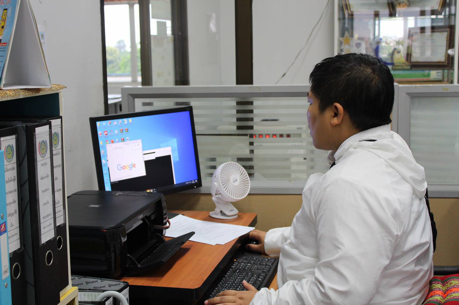 ศูนย์สารสนเทศฯ ติดตามผลการดำเนินงานสื่อสัญญาณอินเทอร์เน็ตความเร็วสูง การตรวจสอบสิทธิ์การใช้บริการอินเทอร์เน็ต ฯ ในพื้นที่จังหวัดนครพนม