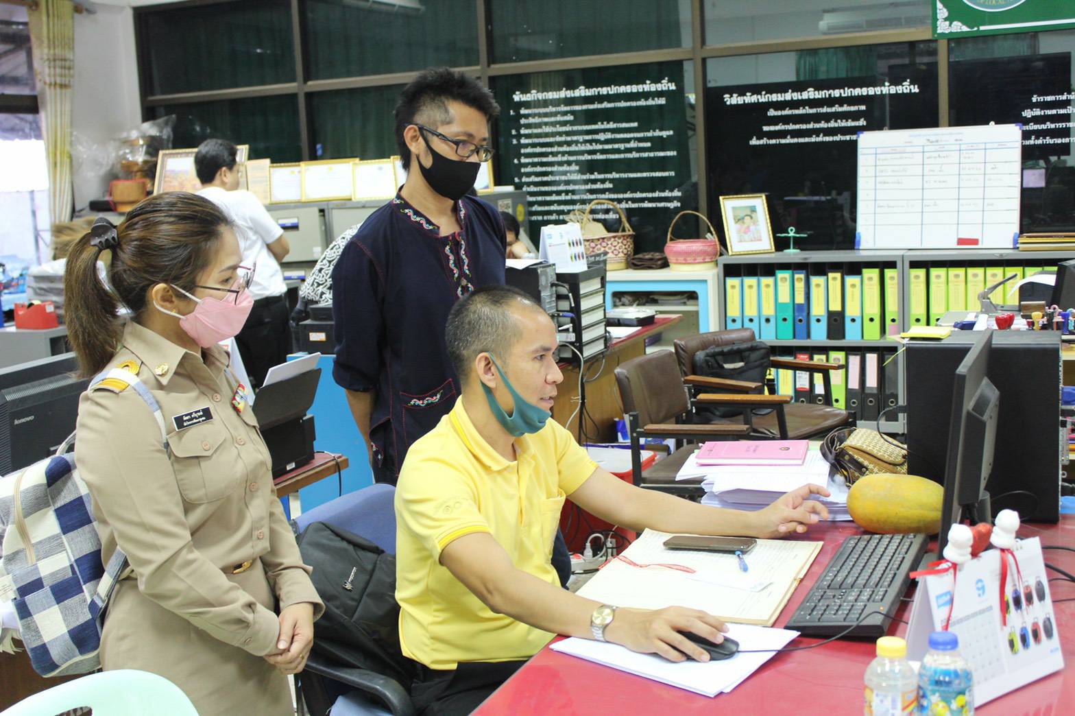 ศูนย์สารสนเทศฯ ติดตามผลการดำเนินงานสื่อสัญญาณอินเทอร์เน็ตความเร็วสูง การตรวจสอบสิทธิ์การใช้บริการอินเทอร์เน็ต ฯ ในพื้นที่จังหวัดนครพนม