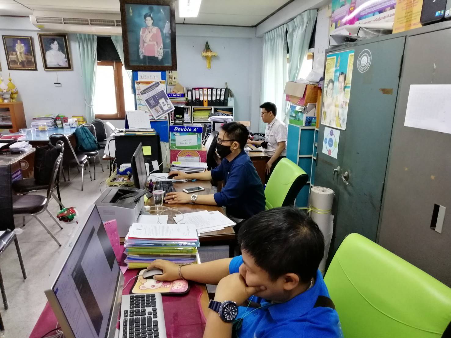 ติดตามงานโครงการเช่าวงจรสื่อสัญญาณอินเทอร์เน็ต 4 ระดับ โครงการรักษาความมั่นคงปลอดภัยคอมพิวเตอร์ (โปรแกรมป้องกันไวรัส) และโครงการพัฒนาระบบตรวจสอบสิทธิ์ผู้ใช้งานอินเทอร์เน็ตระดับอำเภอ ในพื้นที่จังหวัดเพชรบุรี