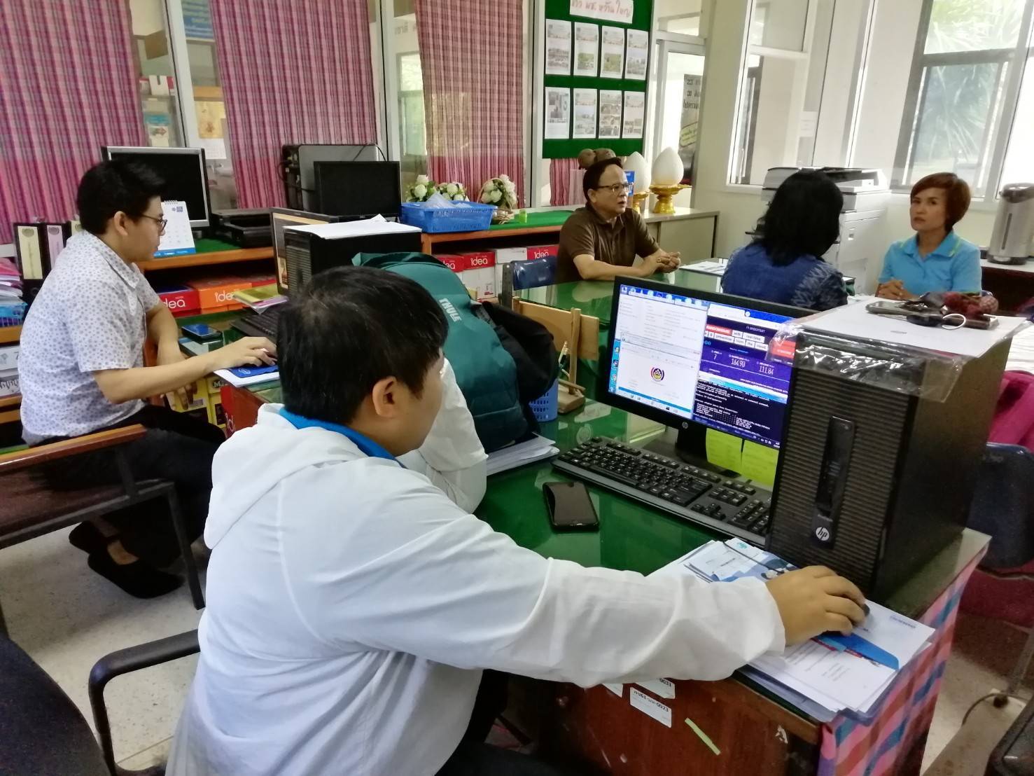 ศูนย์สารสนเทศฯ ตรวจติดตามงานโครงการเช่าวงจรสื่อสัญญาณอินเทอร์เน็ต 4 ระดับ โครงการรักษาความมั่นคงปลอดภัยคอมพิวเตอร์ (โปรแกรมป้องกันไวรัส) และโครงการพัฒนาระบบตรวจสอบสิทธิ์ผู้ใช้งานอินเทอร์เน็ตระดับอำเภอ ณ พื้นที่จังหวัดมุกดาหาร