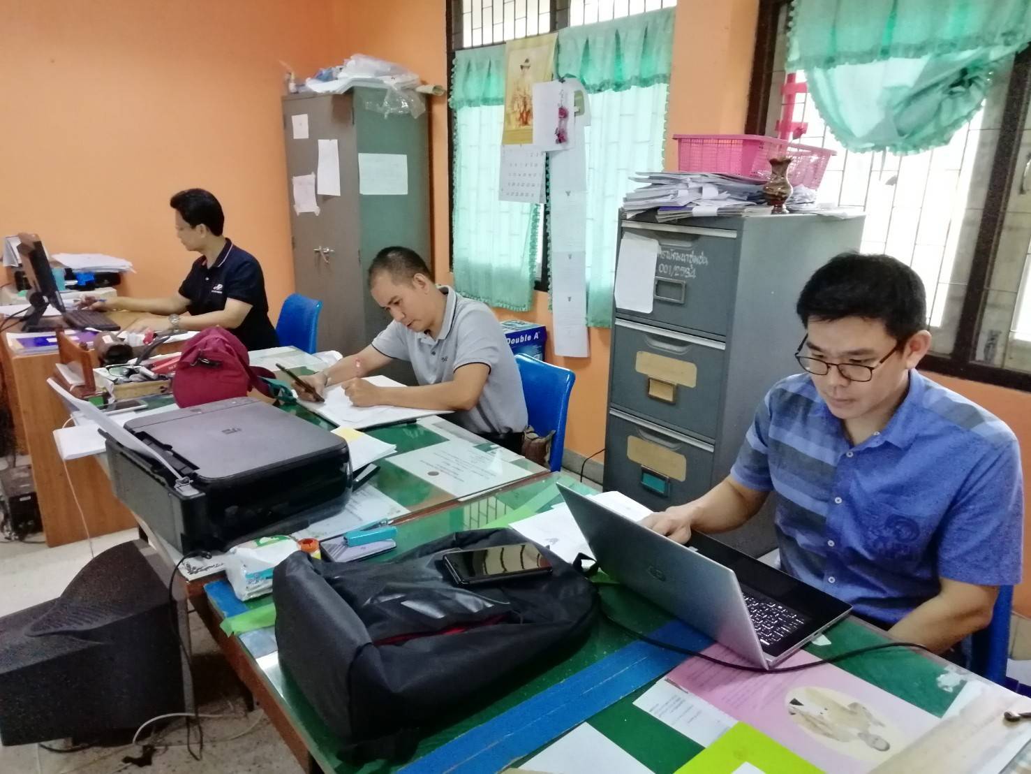 ศูนย์สารสนเทศฯ ตรวจติดตามงานโครงการเช่าวงจรสื่อสัญญาณอินเทอร์เน็ต 4 ระดับ โครงการรักษาความมั่นคงปลอดภัยคอมพิวเตอร์ (โปรแกรมป้องกันไวรัส) และโครงการพัฒนาระบบตรวจสอบสิทธิ์ผู้ใช้งานอินเทอร์เน็ตระดับอำเภอ ณ พื้นที่จังหวัดมุกดาหาร