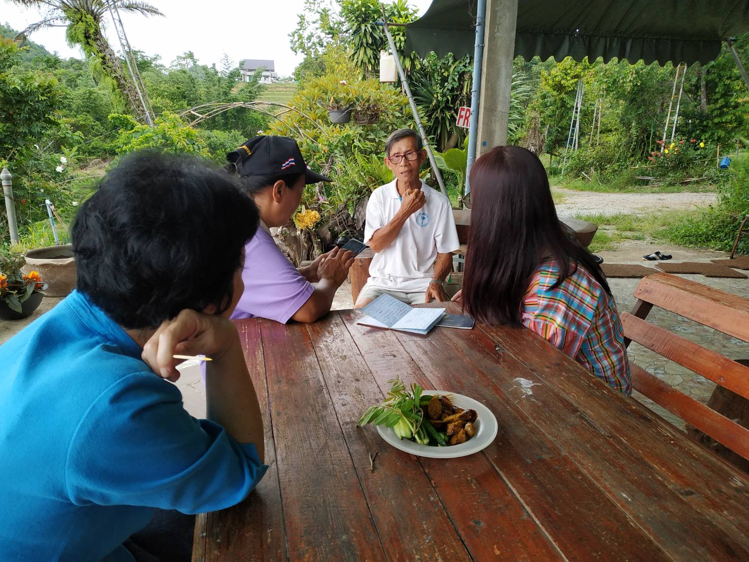 ผู้อำนวยการศูนย์สารสนเทศฯ ลงพื้นที่ติดตามการจัดเก็บข้อมูล จปฐ. ระดับครัวเรือน ในพื้นที่ อ.ศรีสวัสดิ์ จ.กาญจนบุรี