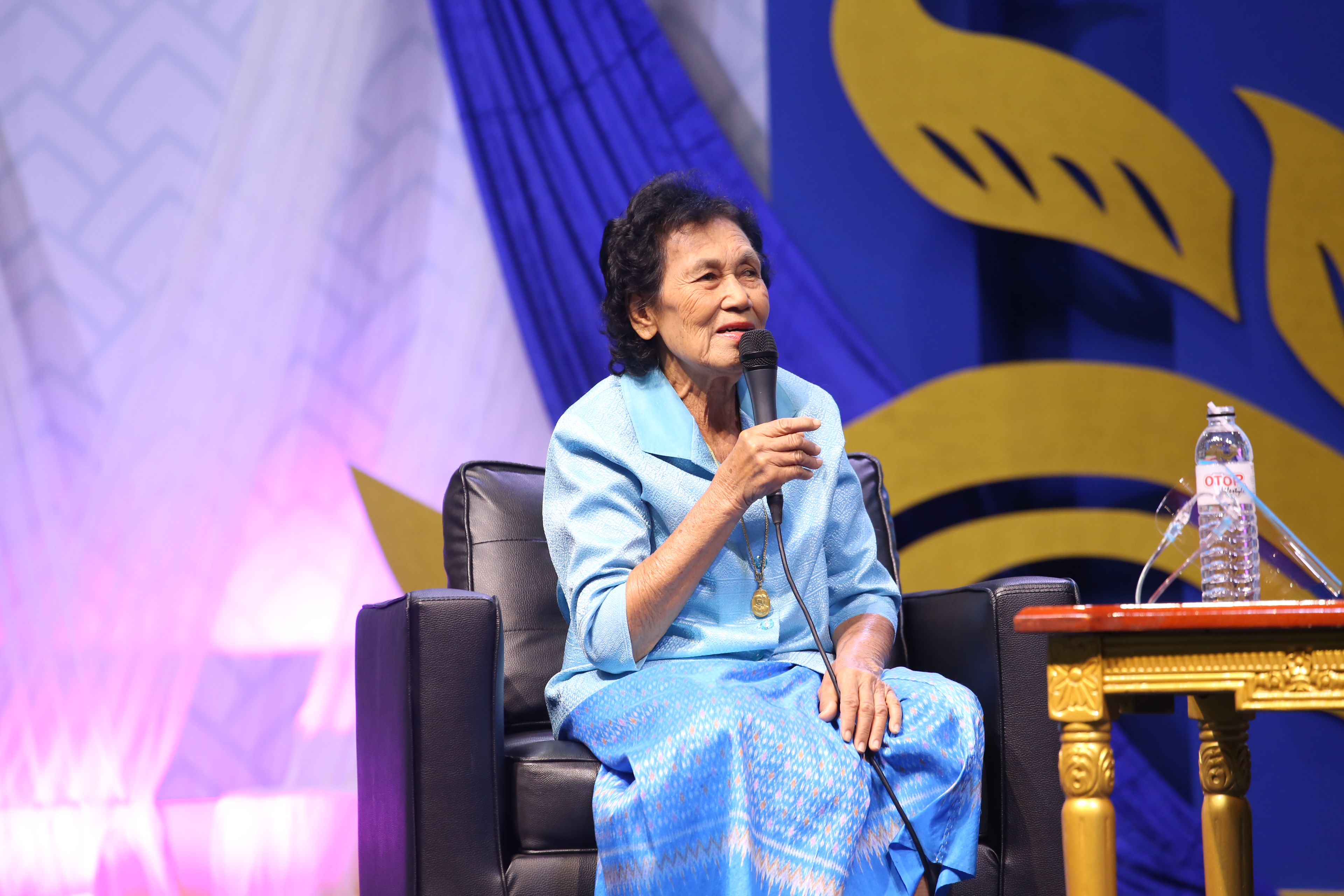 OTOP ศิลปาชีพประทีปไทยจัดยิ่งใหญ่ เปิดตัว 4 ทหารเสือราชินีผ้าไหมไทย เชิดชูเป็นครูศิลป์แห่งแผ่นดิน ผู้สืบสานพระราชปณิธาน สมเด็จพระนางเจ้าสิริกิติ์ พระบรมราชินีนาถ พระบรมราชชนนีพันปีหลวง ในการถวายงานอนุรักษ์และรักษามรดกทางวัฒนธรรมอันล้ำค่า ต่อยอดสู่รุ่นลูกหลานไม่ให้สูญหายไปจากแผ่นดินไทย