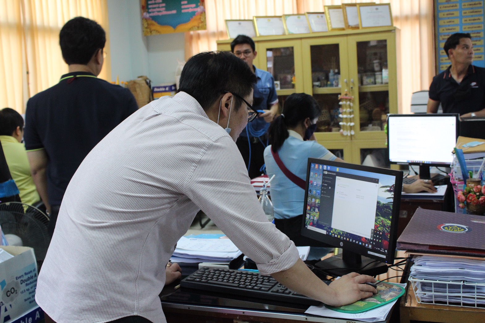 ศูนย์สารสนเทศฯ ติดตามผลการดำเนินงานสื่อสัญญาณอินเทอร์เน็ตความเร็วสูง การตรวจสอบสิทธิ์การใช้บริการอินเทอร์เน็ต ฯ ในพื้นที่จังหวัดนครพนม