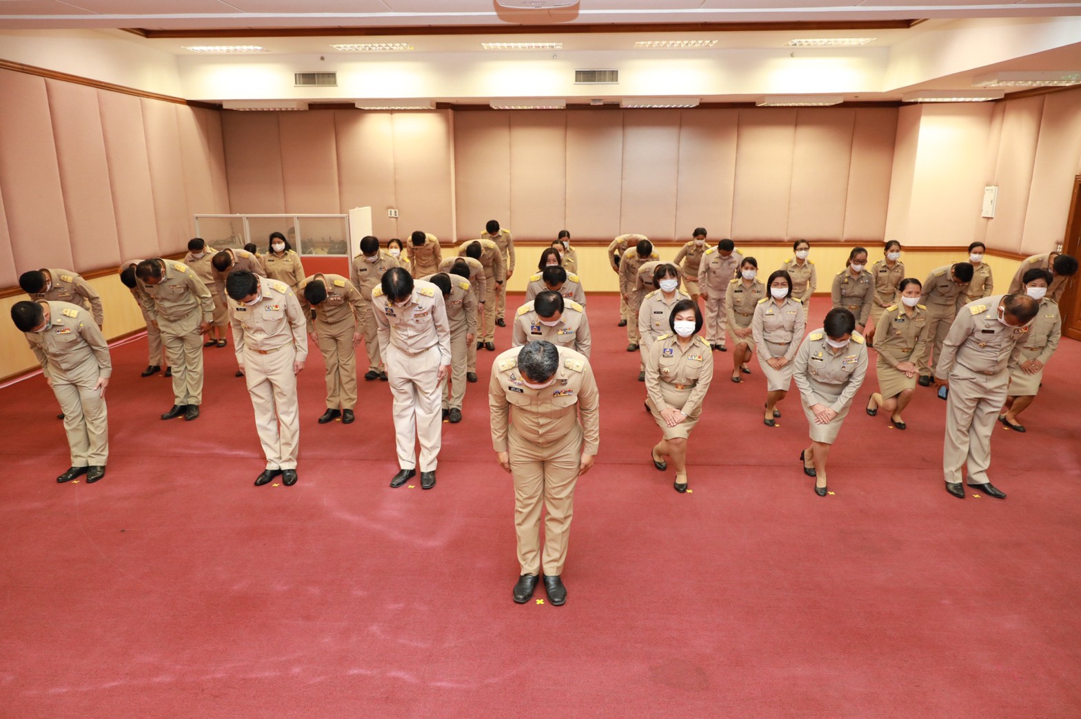 กรมการพัฒนาชุมชน ร่วมน้อมสำนึกในพระมหากรุณาธิคุณ ในหลวง ร.10 พระราชทานภาพวาดฝีพระหัตถ์ “โคกหนองนาแห่งน้ำใจและความหวัง” เพื่อเป็นกำลังใจให้คนไทยทั้งประเทศ