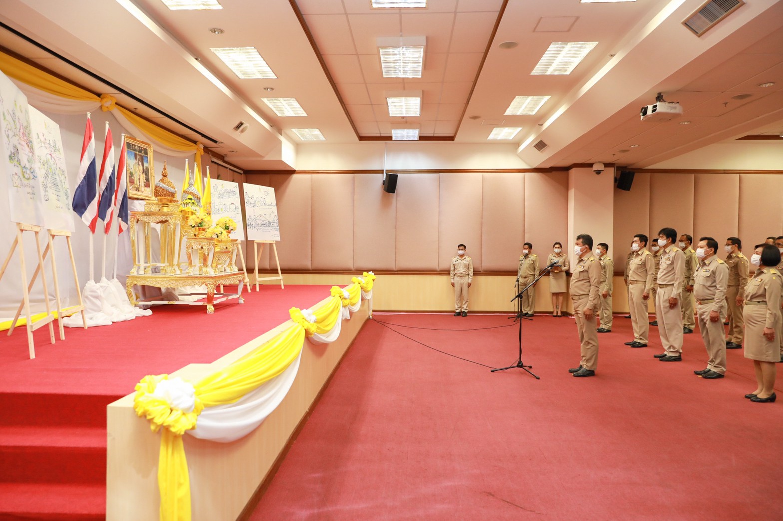 กรมการพัฒนาชุมชน ร่วมน้อมสำนึกในพระมหากรุณาธิคุณ ในหลวง ร.10 พระราชทานภาพวาดฝีพระหัตถ์ “โคกหนองนาแห่งน้ำใจและความหวัง” เพื่อเป็นกำลังใจให้คนไทยทั้งประเทศ