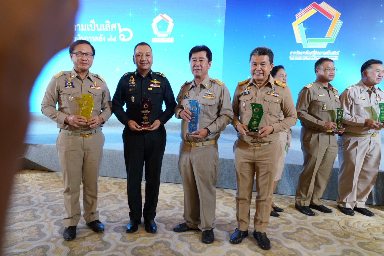 กรมการพัฒนาชุมชน คว้า 2 รางวัล องค์กรที่มีความเป็นเลิศในการบริหารจัดการด้านการเงินการคลัง ให้เป็นไปอย่างถูกต้อง โปร่งใส