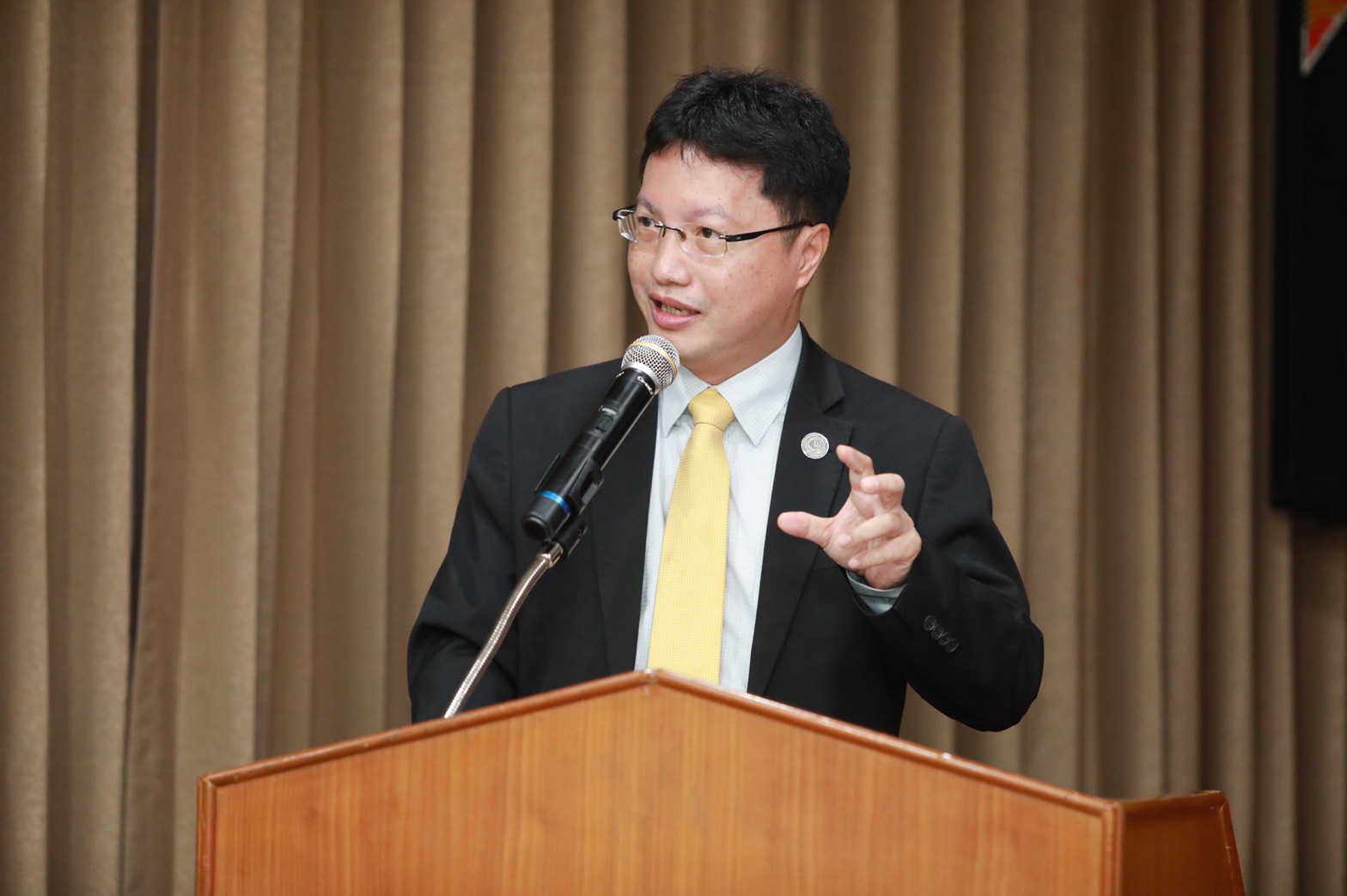 พช.  ผนึกกำลัง สกพอ. และ ม.บูรพา บันทึกข้อตกลงความร่วมมือ ขับเคลื่อนโครงการบัณฑิตอาสาต้นแบบพื้นที่เขตพัฒนาพิเศษ (EEC) 3 จังหวัด โซ่ข้อกลางสื่อสารความเข้าใจหนุนบัณฑิตจบใหม่ใช้ความรู้พัฒนาบ้านเกิด