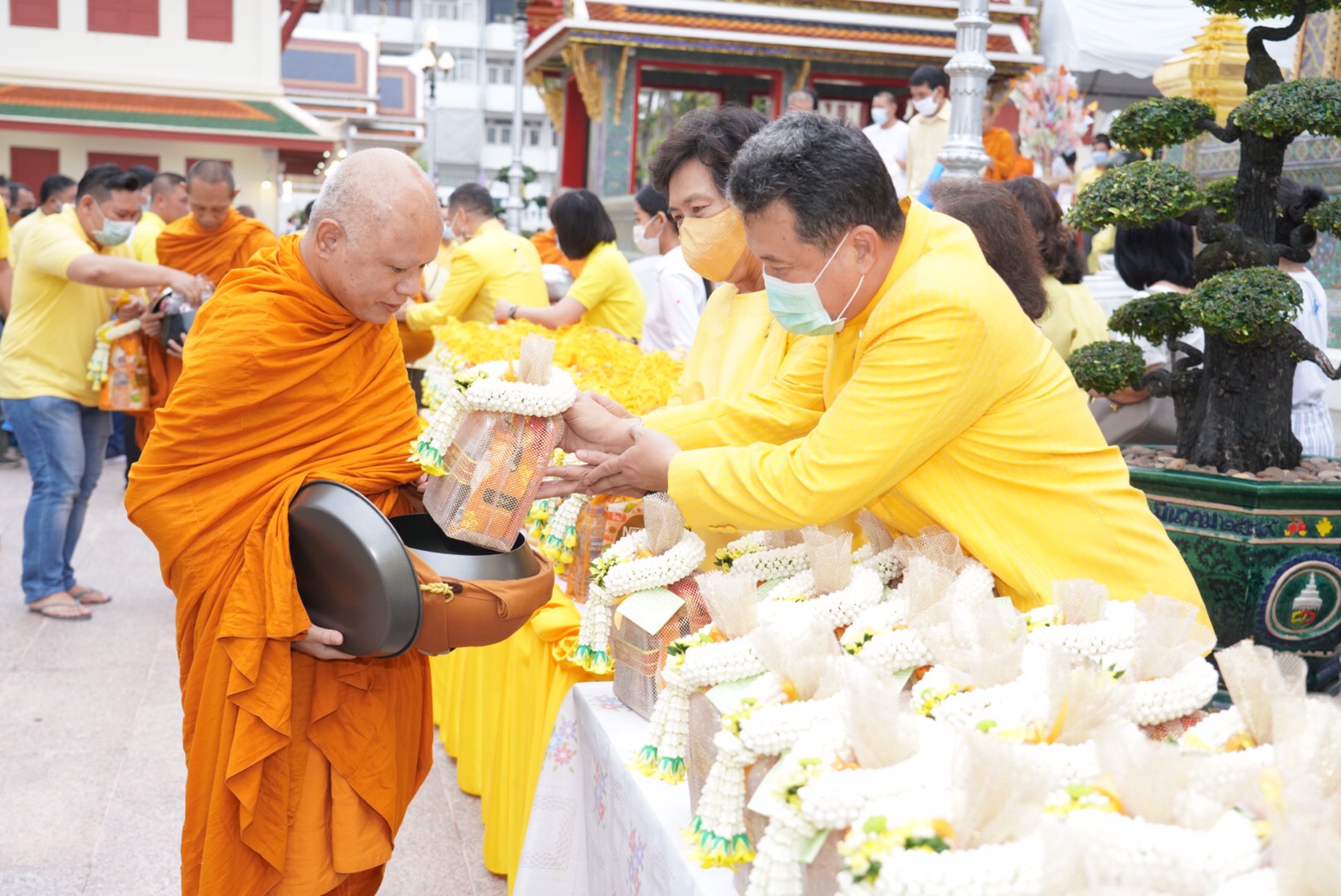 สมเด็จพระสังฆราชฯ นำประชาชนบำเพ็ญกุศลเพื่อน้อมรำลึกในพระมหากรุณาธิคุณ ในหลวงรัชกาลที่ 9
