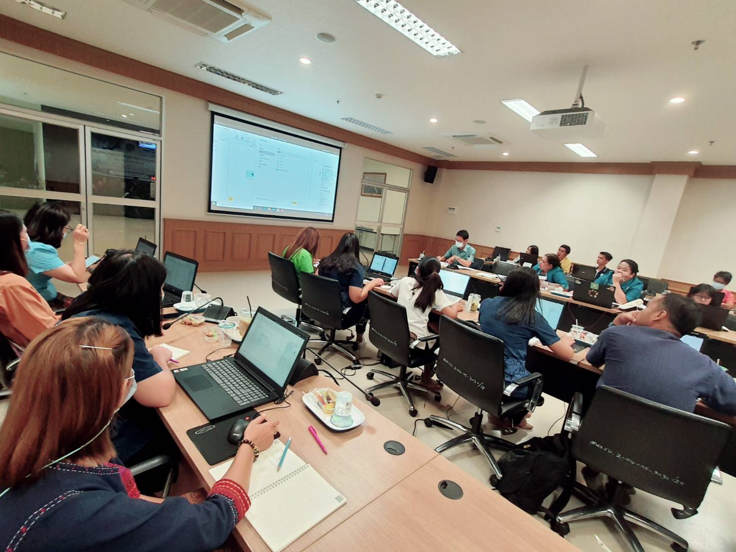 ศูนย์สารสนเทศฯ บรรยายให้ความรู้การใช้งานโปรแกรม Power BI แก่เจ้าหน้าที่พัฒนาชุมชนจังหวัดราชบุรี