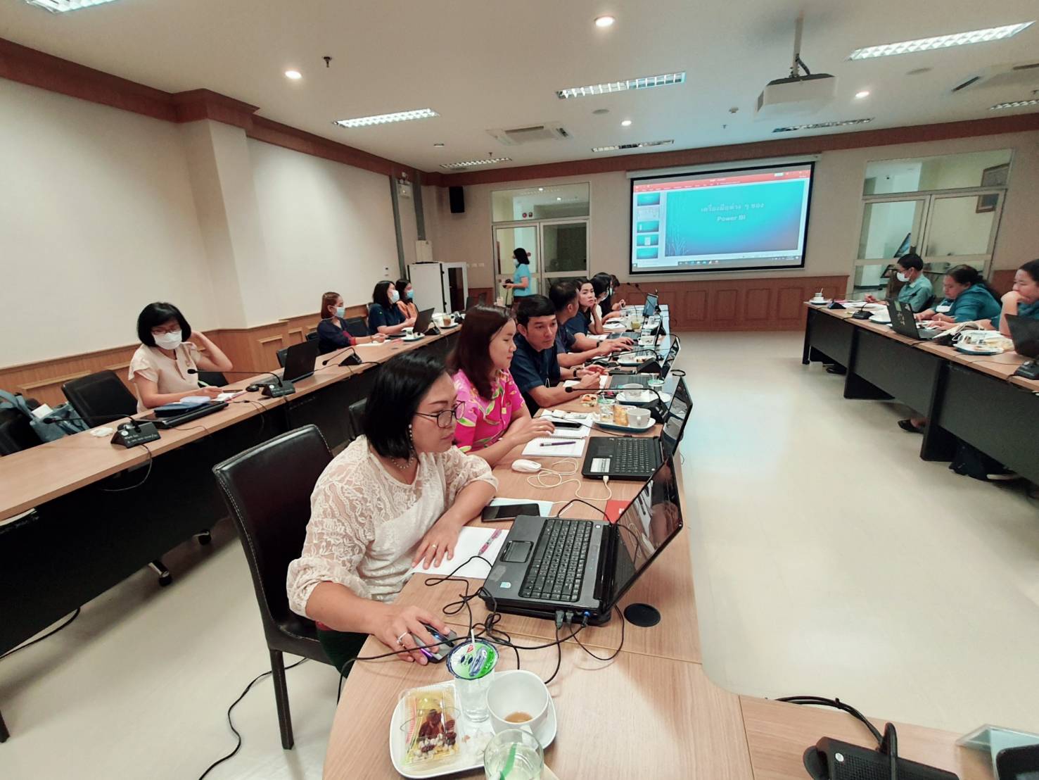ศูนย์สารสนเทศฯ บรรยายให้ความรู้การใช้งานโปรแกรม Power BI แก่เจ้าหน้าที่พัฒนาชุมชนจังหวัดราชบุรี