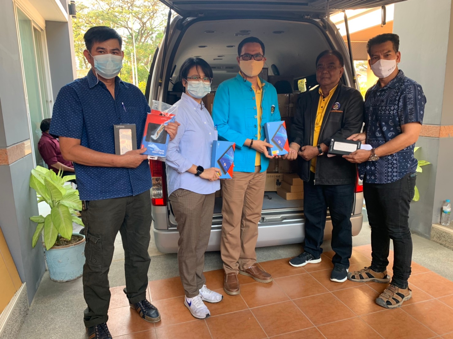 ศูนย์สารสนเทศฯ ส่งมอบแท็บเล็ตให้บุคลากรกรมการพัฒนาชุมชนทุกระดับ เพื่อรองรับการทำงานในรูปแบบดิจิทัล