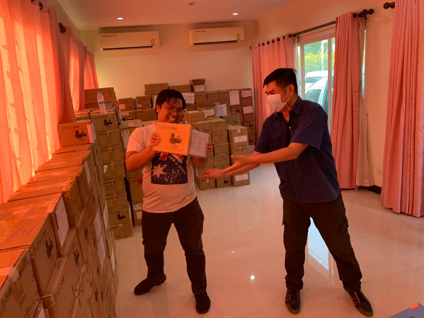 ศูนย์สารสนเทศฯ ส่งมอบแท็บเล็ตให้บุคลากรกรมการพัฒนาชุมชนทุกระดับ เพื่อรองรับการทำงานในรูปแบบดิจิทัล