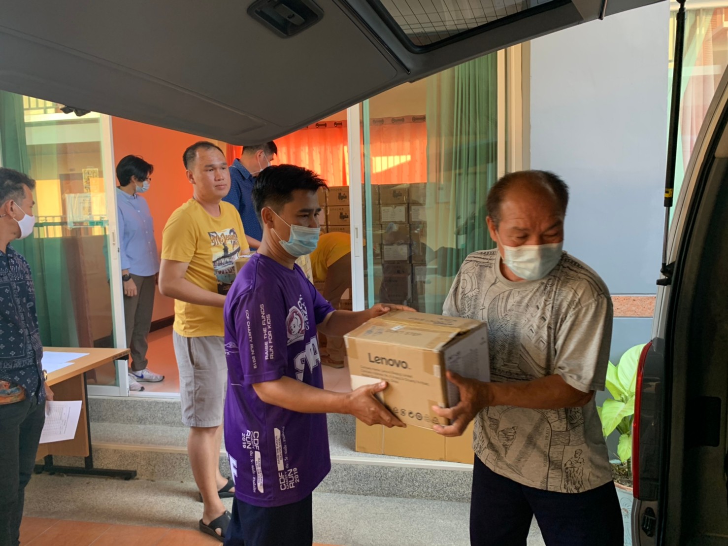 ศูนย์สารสนเทศฯ ส่งมอบแท็บเล็ตให้บุคลากรกรมการพัฒนาชุมชนทุกระดับ เพื่อรองรับการทำงานในรูปแบบดิจิทัล