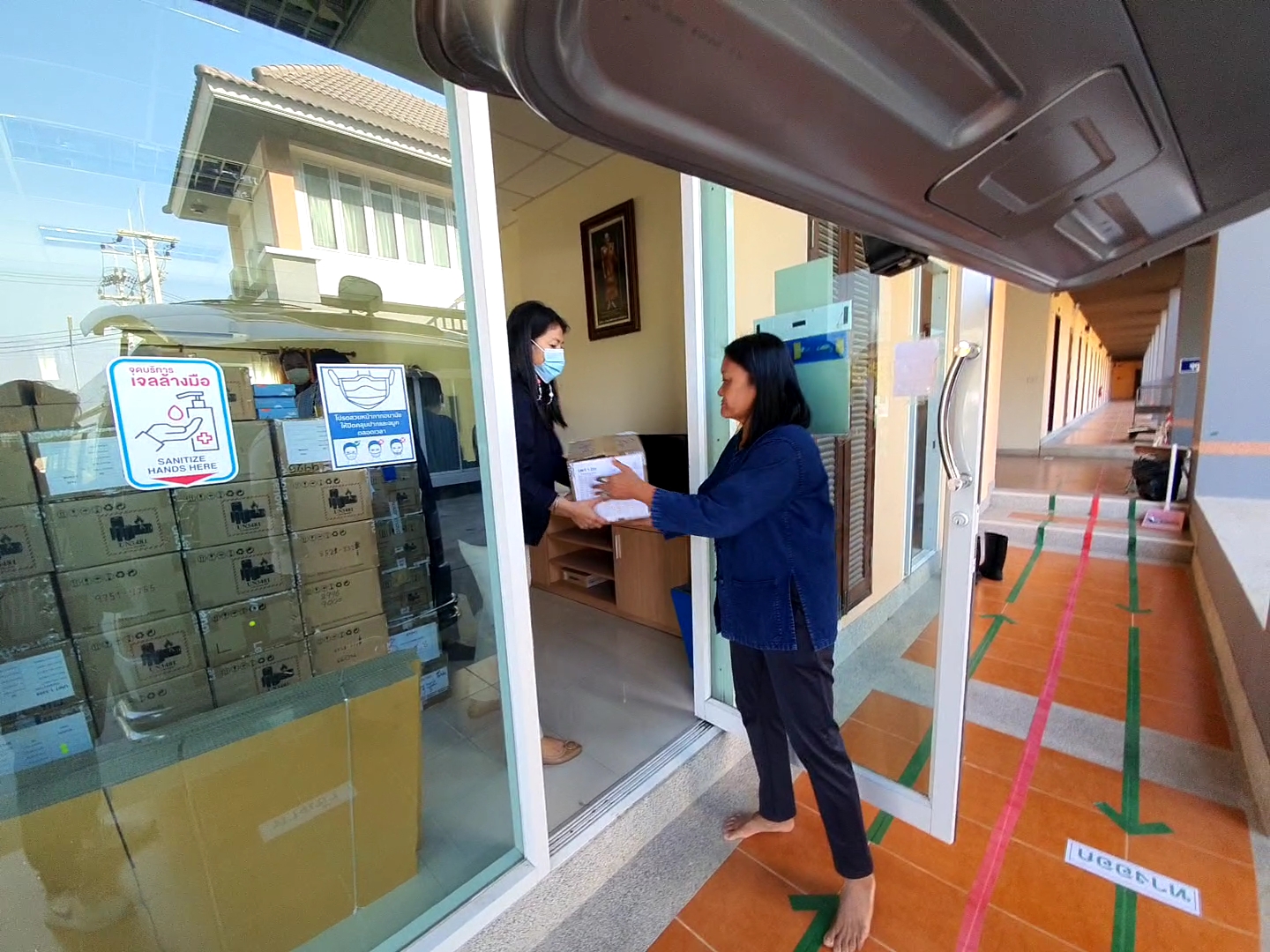 ศูนย์สารสนเทศฯ ส่งมอบแท็บเล็ตให้บุคลากรกรมการพัฒนาชุมชนทุกระดับ เพื่อรองรับการทำงานในรูปแบบดิจิทัล