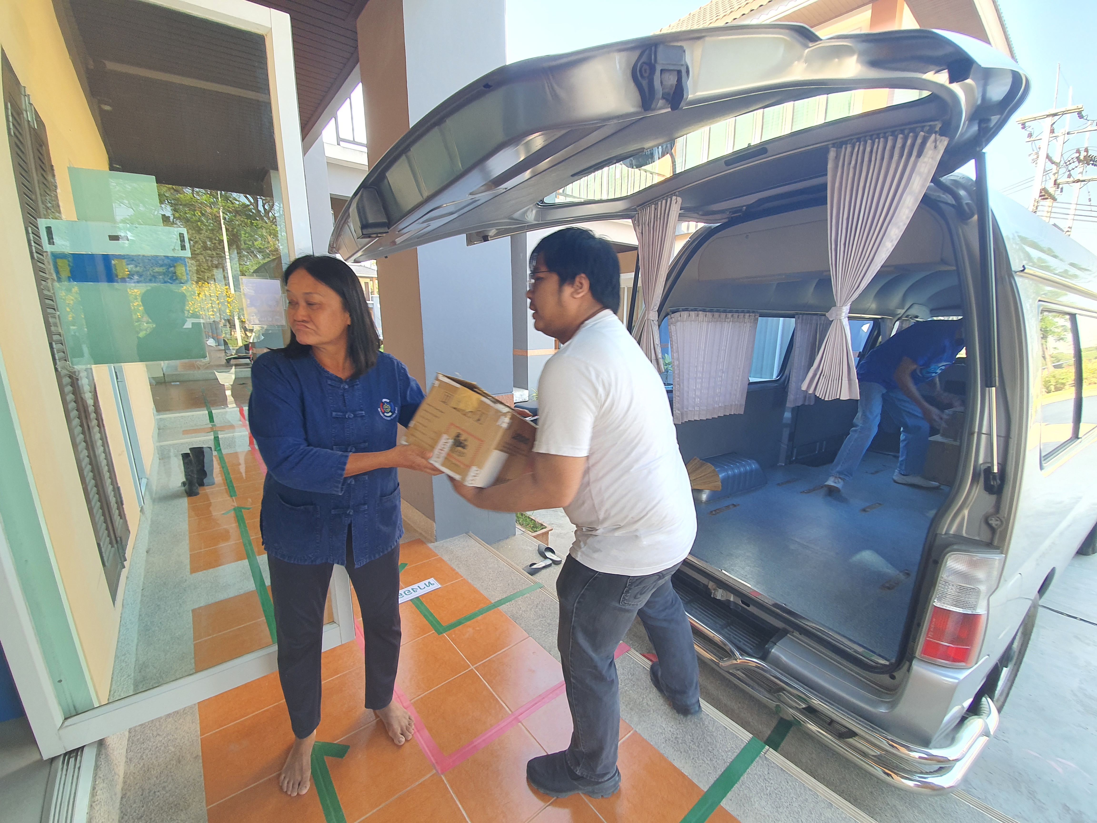 ศูนย์สารสนเทศฯ ส่งมอบแท็บเล็ตให้บุคลากรกรมการพัฒนาชุมชนทุกระดับ เพื่อรองรับการทำงานในรูปแบบดิจิทัล