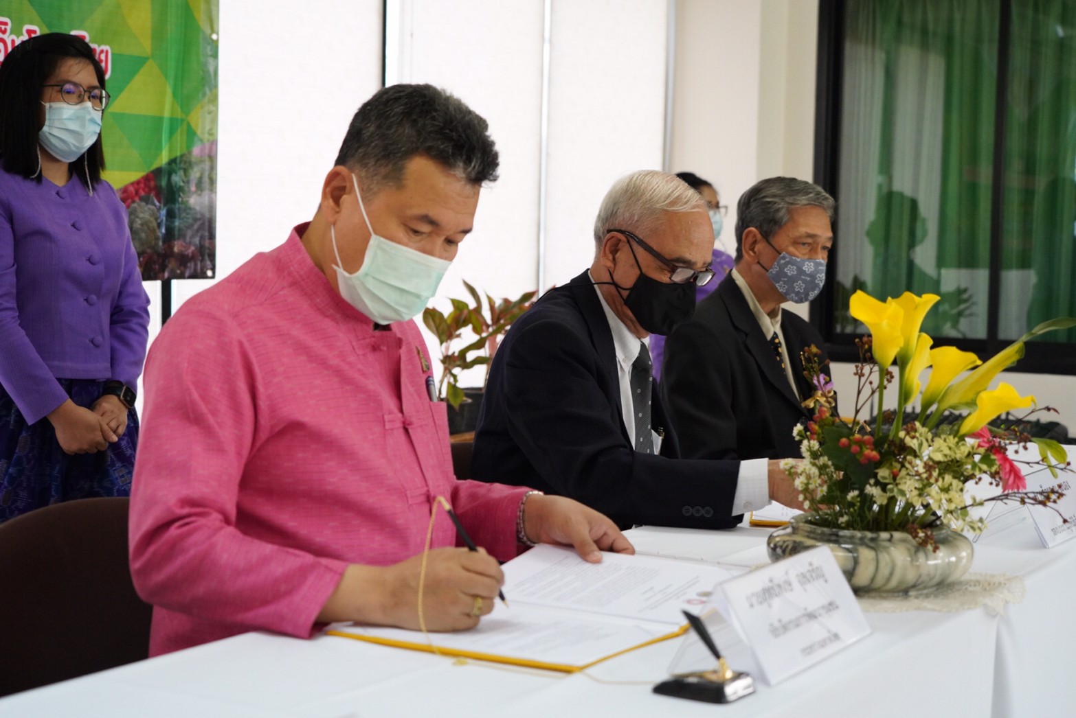 พช. ผนึกกำลังมูลนิธิเอ็มโอเอไทย ขับเคลื่อนหลักปรัชญาเศรษฐกิจพอเพียงสร้างความมั่นคงด้านน้ำ อาหารและพลังงาน พัฒนาคุณภาพชีวิตประชาชนให้เข้มแข็ง สร้างความมั่งคั่งให้กับเศรษฐกิจฐานรากของประเทศ สู่เป้าหมายความยั่งยืนโลก