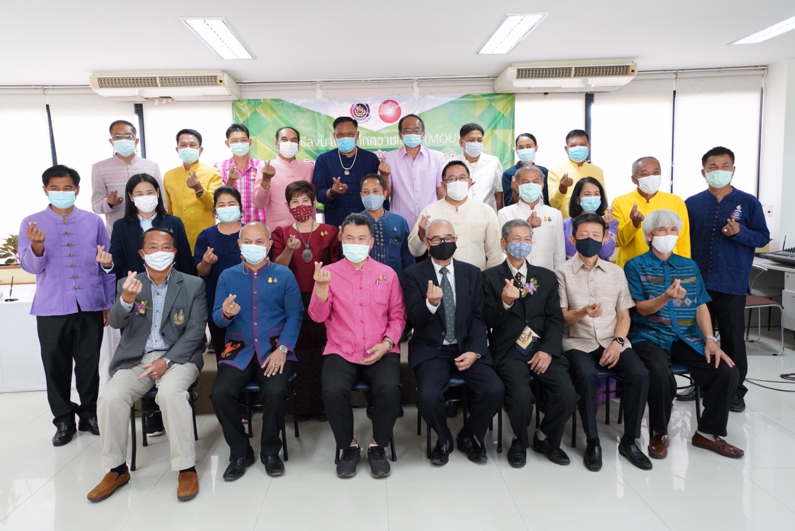 พช. ผนึกกำลังมูลนิธิเอ็มโอเอไทย ขับเคลื่อนหลักปรัชญาเศรษฐกิจพอเพียงสร้างความมั่นคงด้านน้ำ อาหารและพลังงาน พัฒนาคุณภาพชีวิตประชาชนให้เข้มแข็ง สร้างความมั่งคั่งให้กับเศรษฐกิจฐานรากของประเทศ สู่เป้าหมายความยั่งยืนโลก