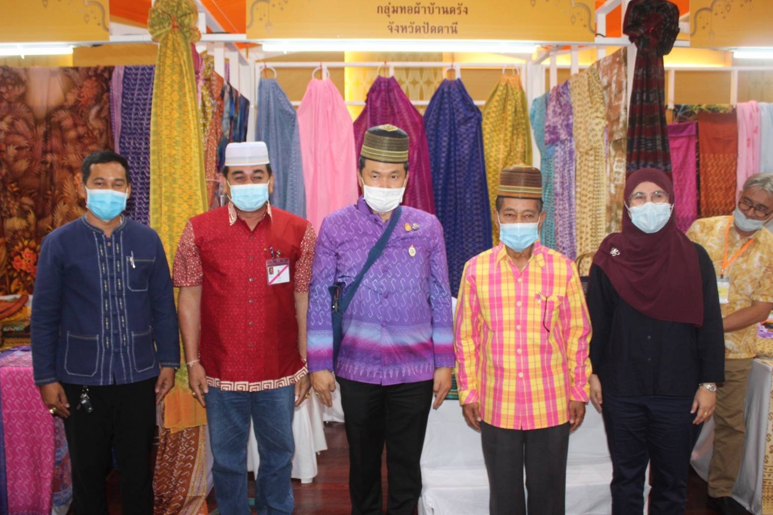 ปลื้มปีติ เจ้าฟ้าสิริวัณณวรีฯ ตรัสชื่นชมผลงาน หมวกกะปิเยาะ ลายขอเจ้าฟ้าสิริวัณณวรีฯ ผสานอัตลักษณ์ทางวัฒนธรรมคาบสมุทรมลายู พัฒนาเศรษฐกิจฐานรากยั่งยืน