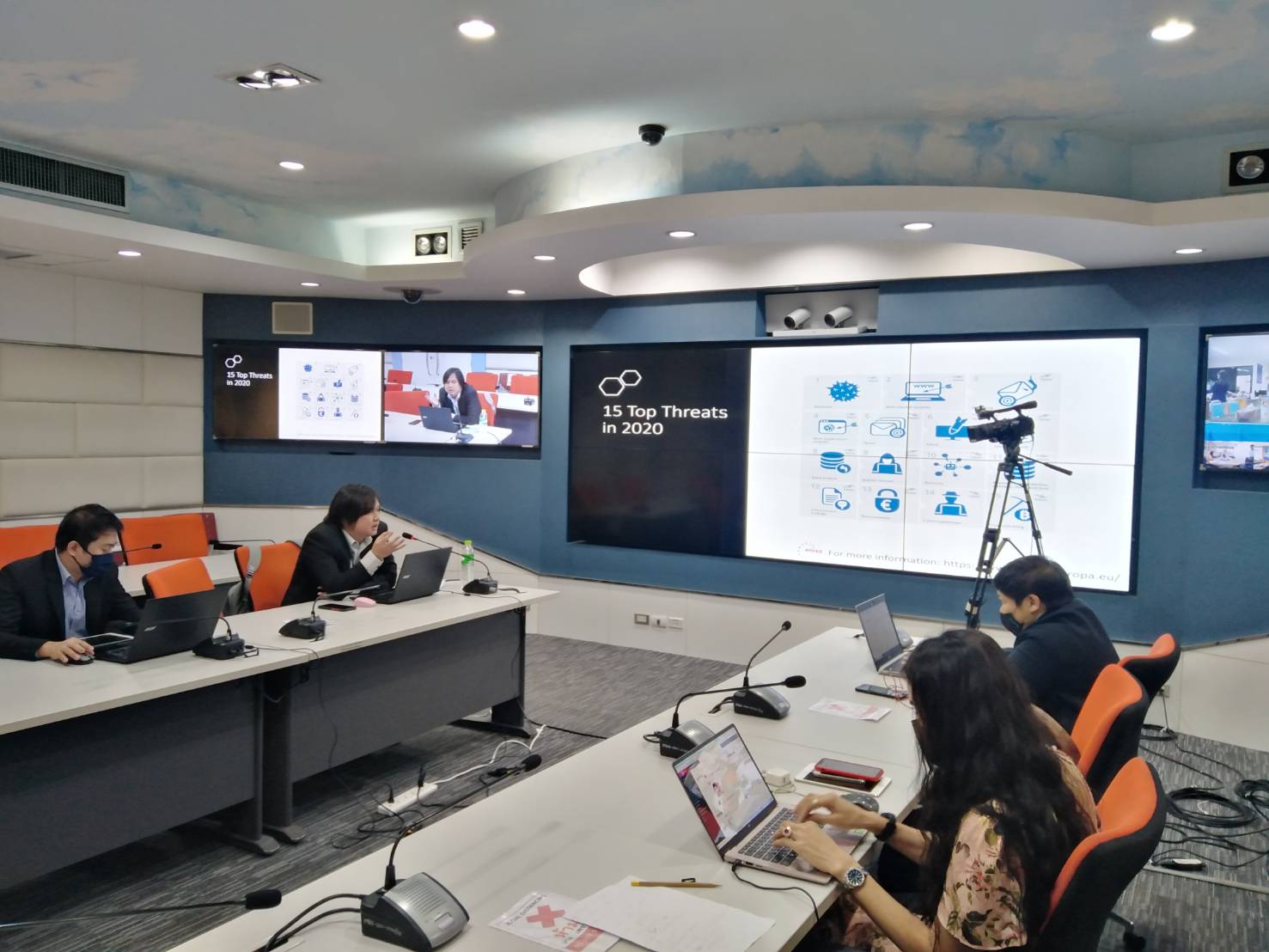 ศูนย์สารสนเทศฯ จัดการประชุมเสริมสร้างความรู้ความเข้าใจตามโครงการเช่าวงจรสื่อสัญญาณอินเทอร์เน็ตความเร็วสูง 4 ระดับ ปีงบประมาณ พ.ศ. 2564