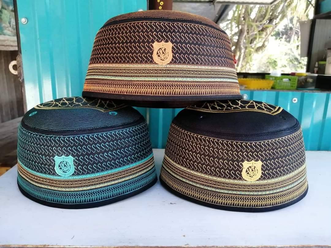 ปลื้มปีติ เจ้าฟ้าสิริวัณณวรีฯ ตรัสชื่นชมผลงาน หมวกกะปิเยาะ ลายขอเจ้าฟ้าสิริวัณณวรีฯ ผสานอัตลักษณ์ทางวัฒนธรรมคาบสมุทรมลายู พัฒนาเศรษฐกิจฐานรากยั่งยืน