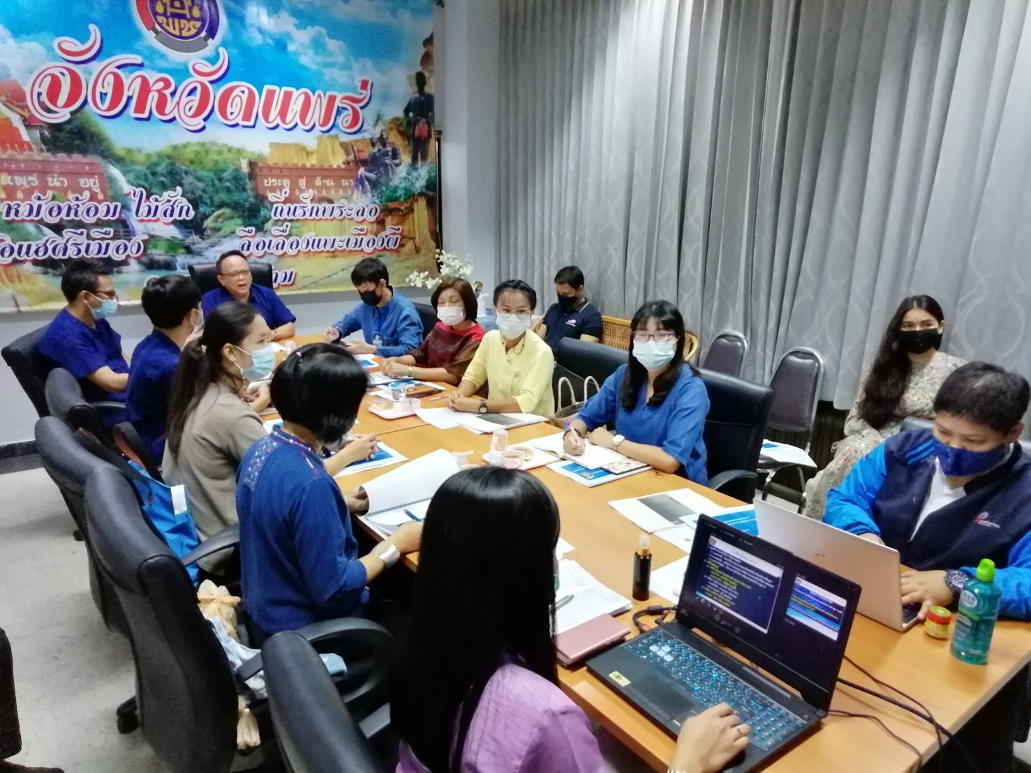 ศูนย์สารสนเทศฯ ติดตามและตรวจสอบประสิทธิภาพการทำงานของอุปกรณ์วงจรสื่อสัญญาณอินเทอร์เน็ต อุปกรณ์ป้องกันเครือข่ายคอมพิวเตอร์ อุปกรณ์รักษาความปลอดภัยและยืนยันตัวตนผู้ใช้งานอินเทอร์เน็ต ระบบประชุมทางไกลผ่านอินเทอร์เน็ต (Conference) และการใช้งานโปรแกรมป้องกันไวรัส ESET Endpoint Security ของสำนักงานพัฒนาชุมชนจังหวัดแพร่ และสำนักงานพัฒนาชุมชนอำเภอเมืองแพร่ จังหวัดแพร่