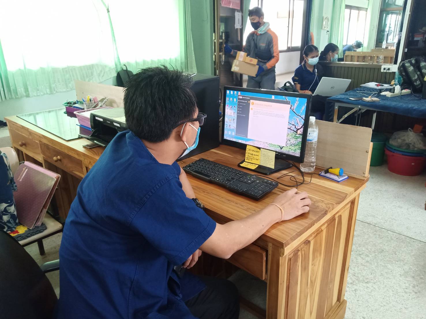 ศูนย์สารสนเทศฯ ติดตามและตรวจสอบประสิทธิภาพการทำงานของอุปกรณ์วงจรสื่อสัญญาณอินเทอร์เน็ต อุปกรณ์ป้องกันเครือข่ายคอมพิวเตอร์ อุปกรณ์รักษาความปลอดภัยและยืนยันตัวตนผู้ใช้งานอินเทอร์เน็ต ระบบประชุมทางไกลผ่านอินเทอร์เน็ต (Conference) และการใช้งานโปรแกรมป้องกันไวรัส ESET Endpoint Security ของสำนักงานพัฒนาชุมชนจังหวัดแพร่ และสำนักงานพัฒนาชุมชนอำเภอเมืองแพร่ จังหวัดแพร่