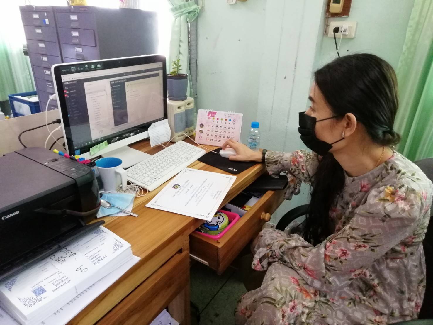 ศูนย์สารสนเทศฯ ติดตามและตรวจสอบประสิทธิภาพการทำงานของอุปกรณ์วงจรสื่อสัญญาณอินเทอร์เน็ต อุปกรณ์ป้องกันเครือข่ายคอมพิวเตอร์ อุปกรณ์รักษาความปลอดภัยและยืนยันตัวตนผู้ใช้งานอินเทอร์เน็ต ระบบประชุมทางไกลผ่านอินเทอร์เน็ต (Conference) และการใช้งานโปรแกรมป้องกันไวรัส ESET Endpoint Security ของสำนักงานพัฒนาชุมชนจังหวัดแพร่ และสำนักงานพัฒนาชุมชนอำเภอเมืองแพร่ จังหวัดแพร่