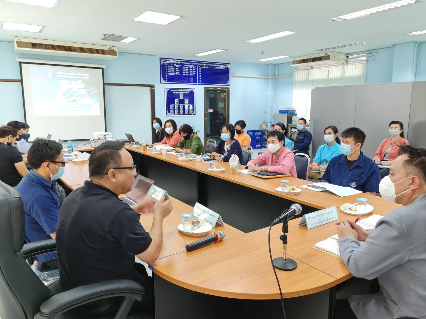 ศูนย์สารสนเทศฯ ติดตามและตรวจสอบประสิทธิภาพการทำงานของอุปกรณ์วงจรสื่อสัญญาณอินเทอร์เน็ต อุปกรณ์ป้องกันเครือข่ายคอมพิวเตอร์ อุปกรณ์รักษาความปลอดภัยและยืนยันตัวตนผู้ใช้งานอินเทอร์เน็ต ระบบประชุมทางไกลผ่านอินเทอร์เน็ต (Conference) และการใช้งานโปรแกรมป้องกันไวรัส ESET Endpoint Security ของสพจ.ลำปาง สพอ.ลำปาง และศพช.ลำปาง
