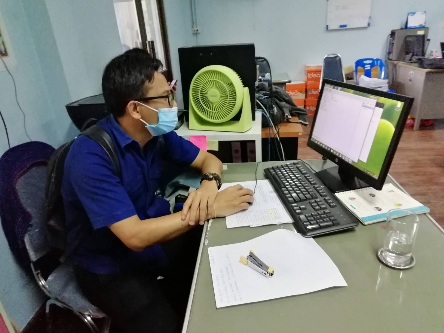 ศูนย์สารสนเทศฯ ติดตามและตรวจสอบประสิทธิภาพการทำงานของอุปกรณ์วงจรสื่อสัญญาณอินเทอร์เน็ต อุปกรณ์ป้องกันเครือข่ายคอมพิวเตอร์ อุปกรณ์รักษาความปลอดภัยและยืนยันตัวตนผู้ใช้งานอินเทอร์เน็ต ระบบประชุมทางไกลผ่านอินเทอร์เน็ต (Conference) และการใช้งานโปรแกรมป้องกันไวรัส ESET Endpoint Security ของสพจ.ลำปาง สพอ.ลำปาง และศพช.ลำปาง